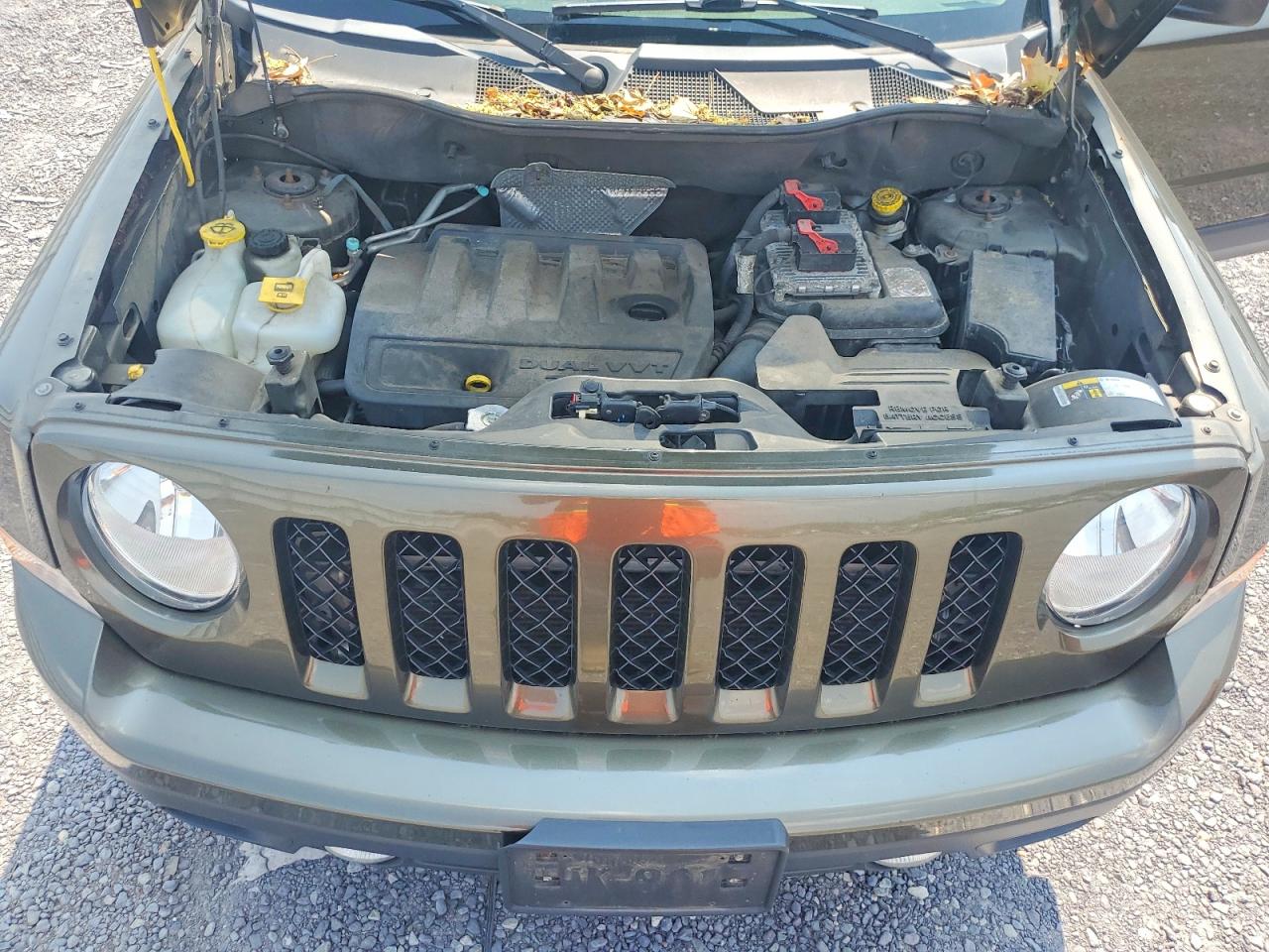 2015 Jeep Patriot Latitude Green vin: 1C4NJRFB1FD425101