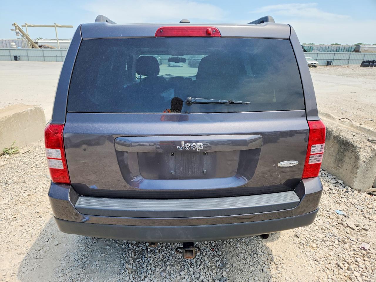 2015 Jeep Patriot Latitude Gray vin: 1C4NJRFB1FD425695