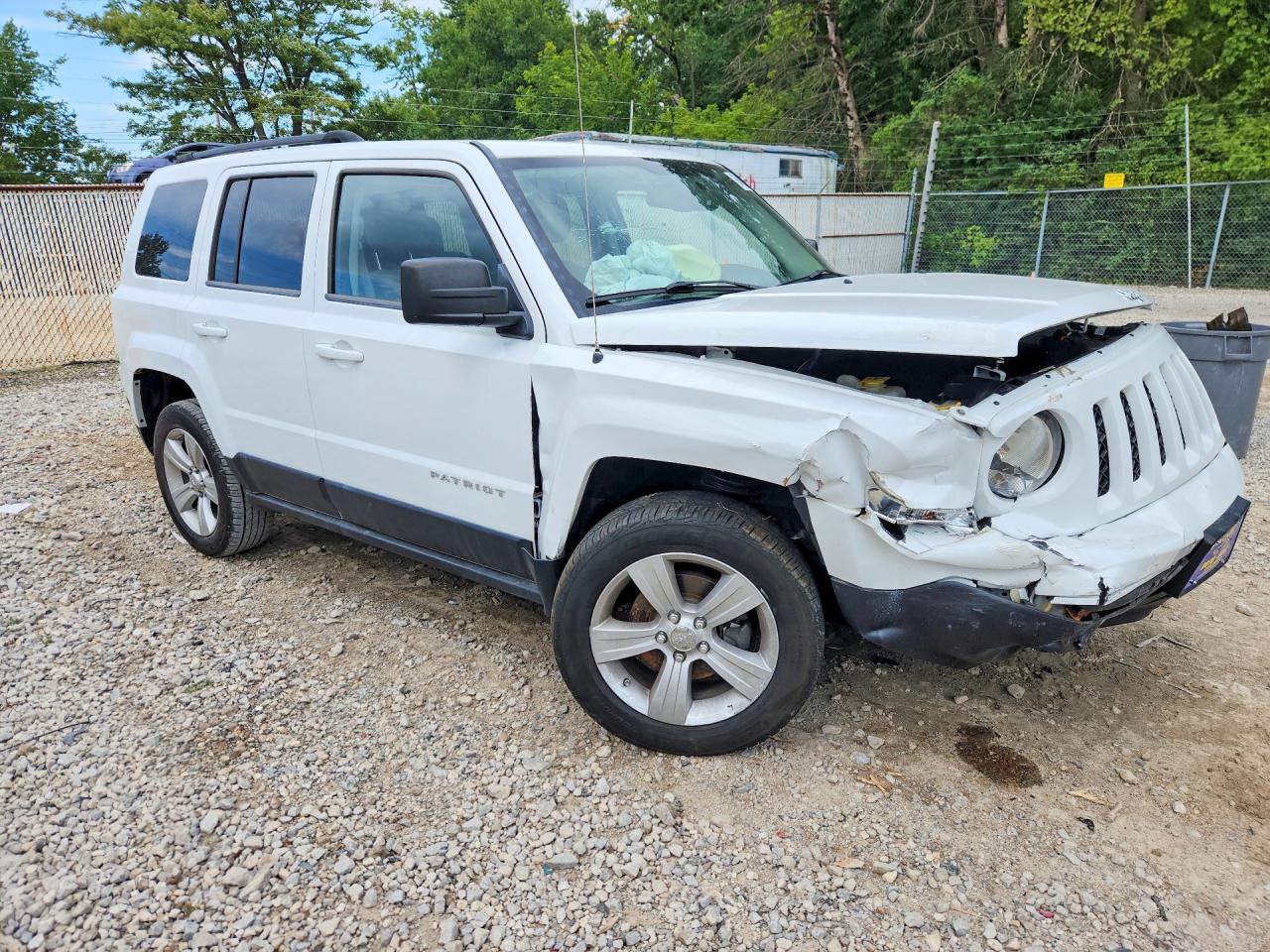 2012 Jeep Patriot Latitude White vin: 1C4NJRFB2CD563192