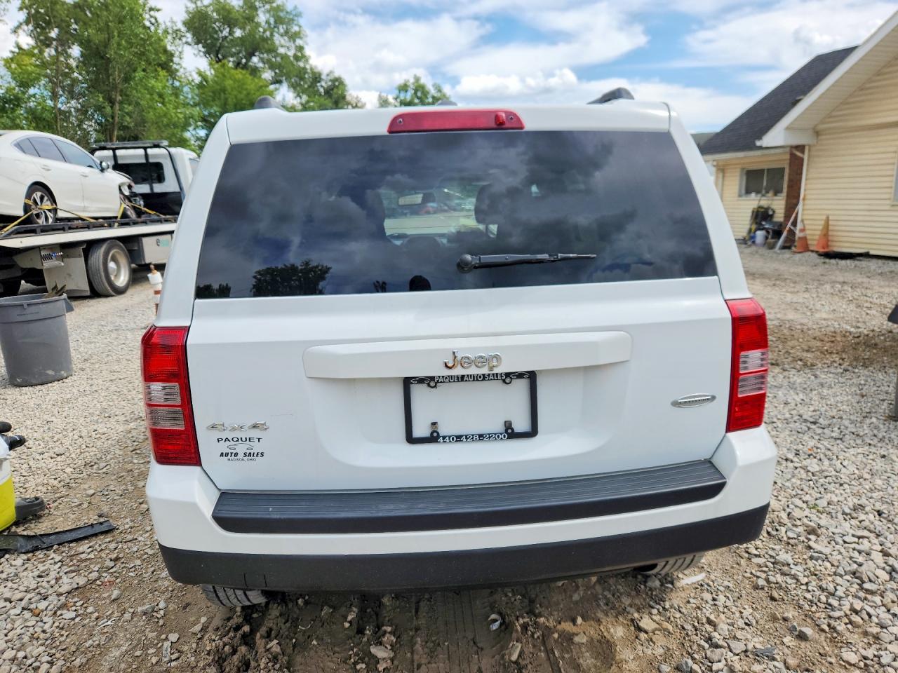 2012 Jeep Patriot Latitude White vin: 1C4NJRFB2CD563192