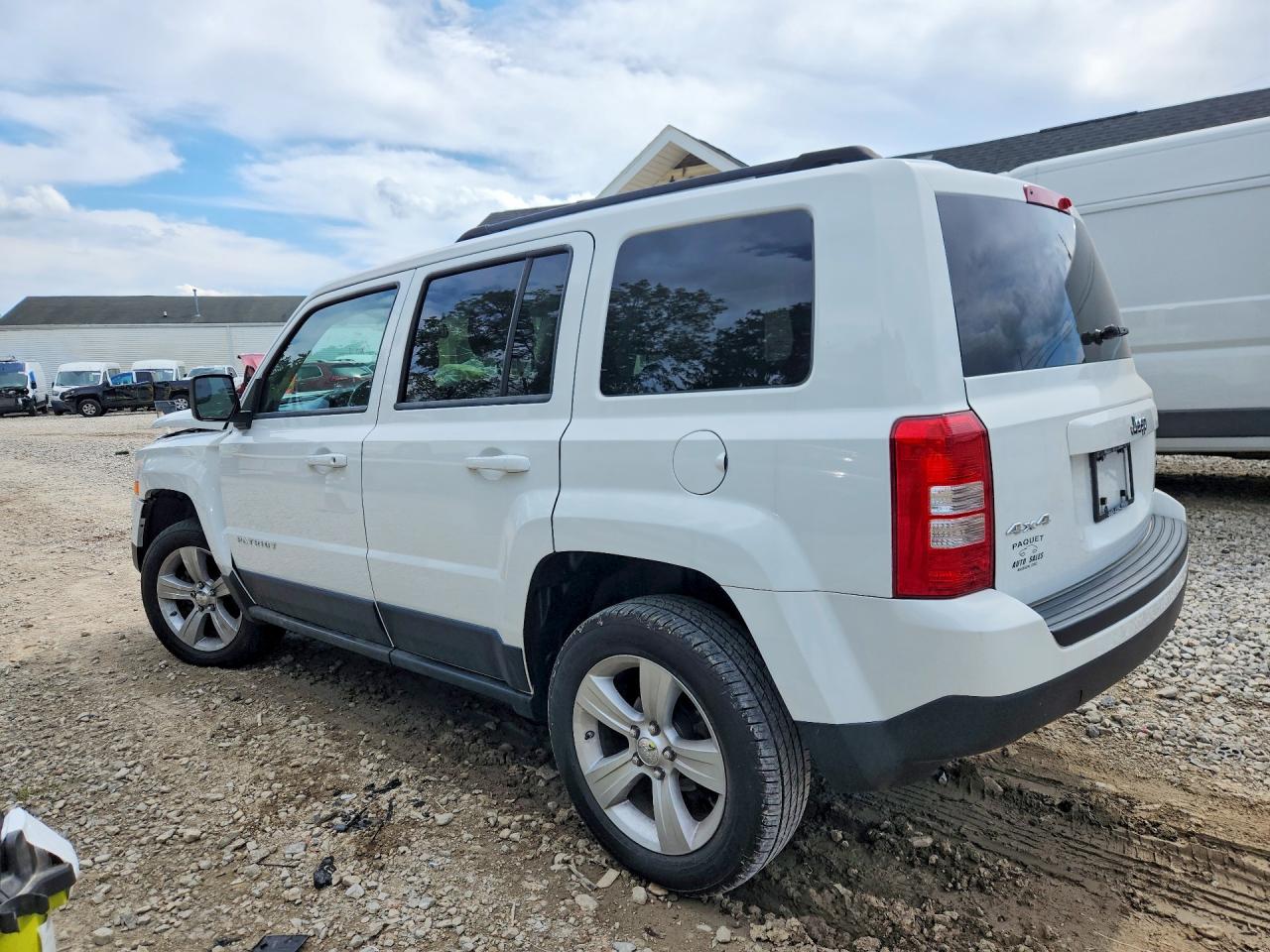 2012 Jeep Patriot Latitude White vin: 1C4NJRFB2CD563192