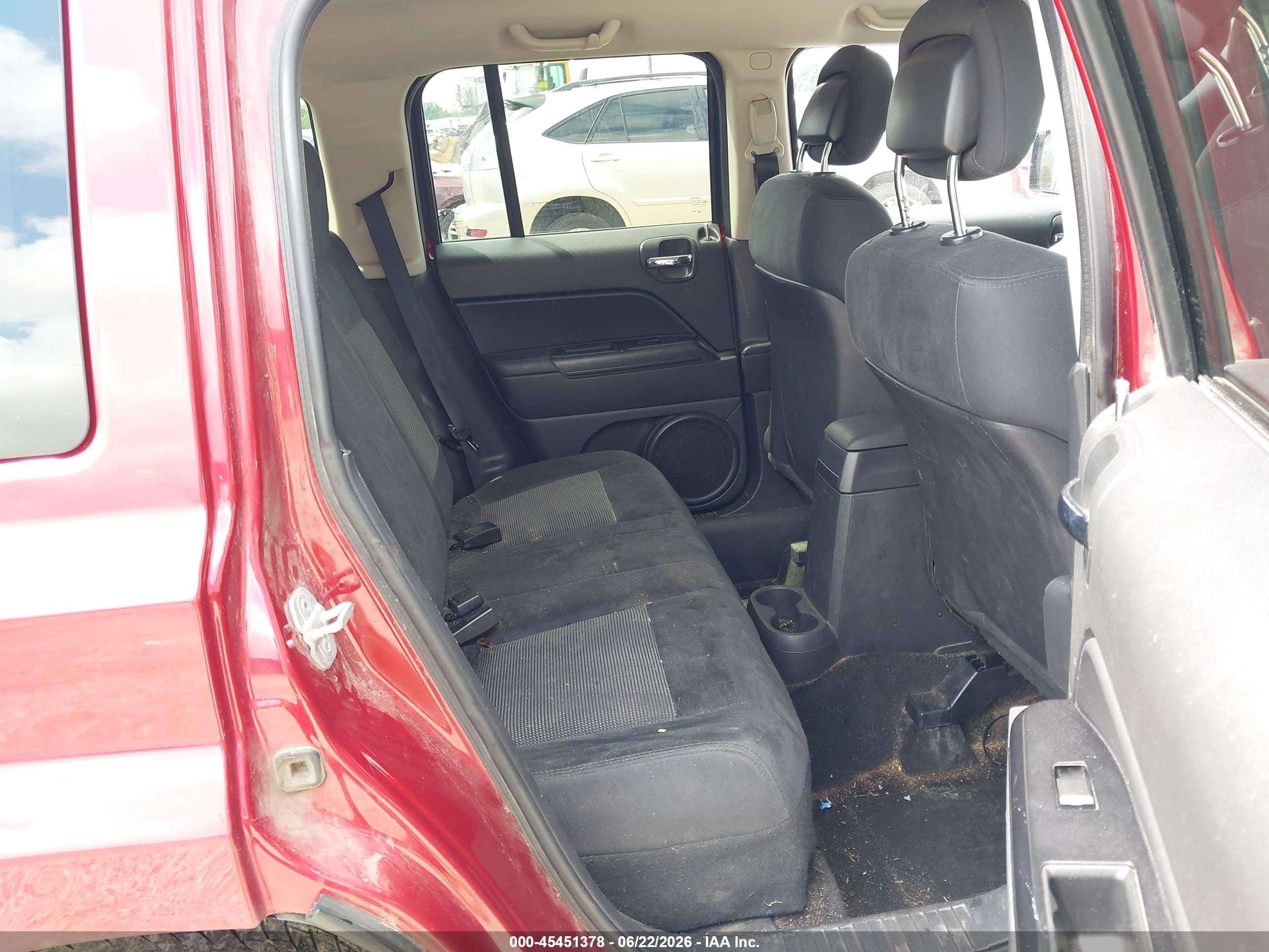 2012 Jeep Patriot Latitude Red vin: 1C4NJRFB2CD633869