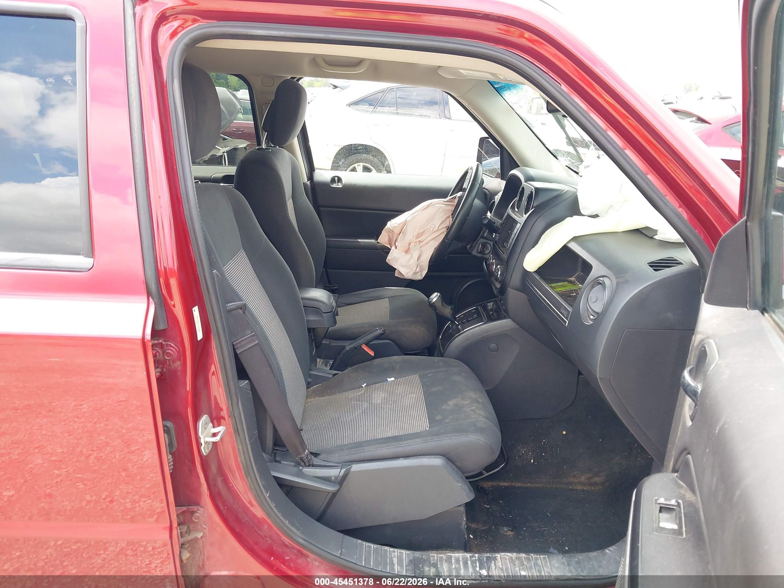 2012 Jeep Patriot Latitude Red vin: 1C4NJRFB2CD633869