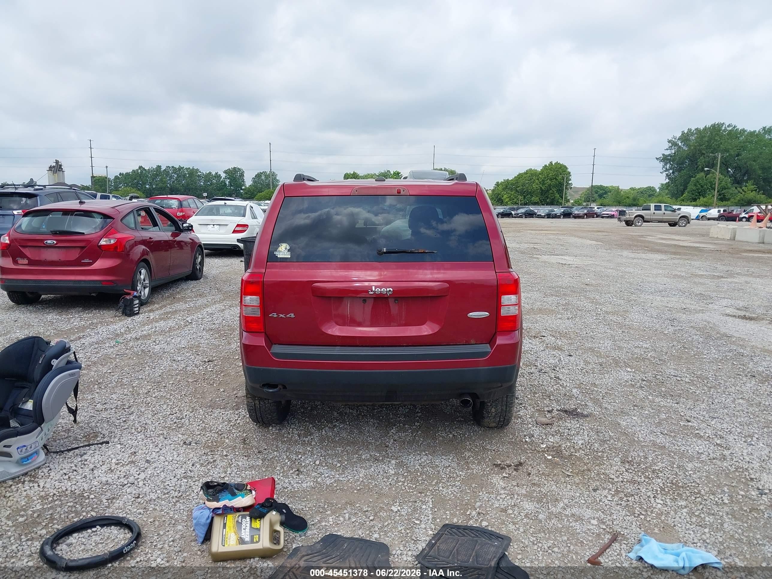 2012 Jeep Patriot Latitude Red vin: 1C4NJRFB2CD633869