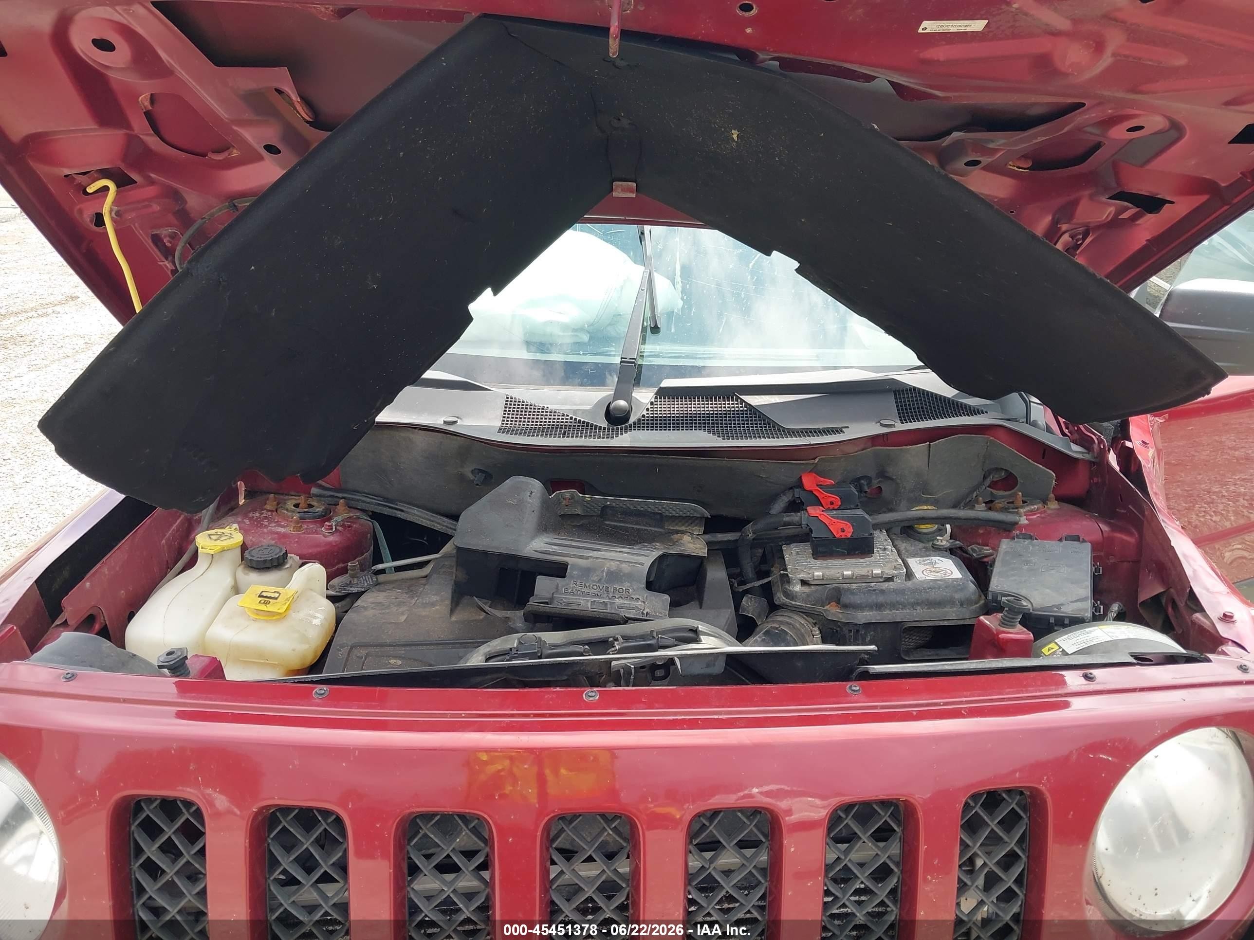 2012 Jeep Patriot Latitude Red vin: 1C4NJRFB2CD633869