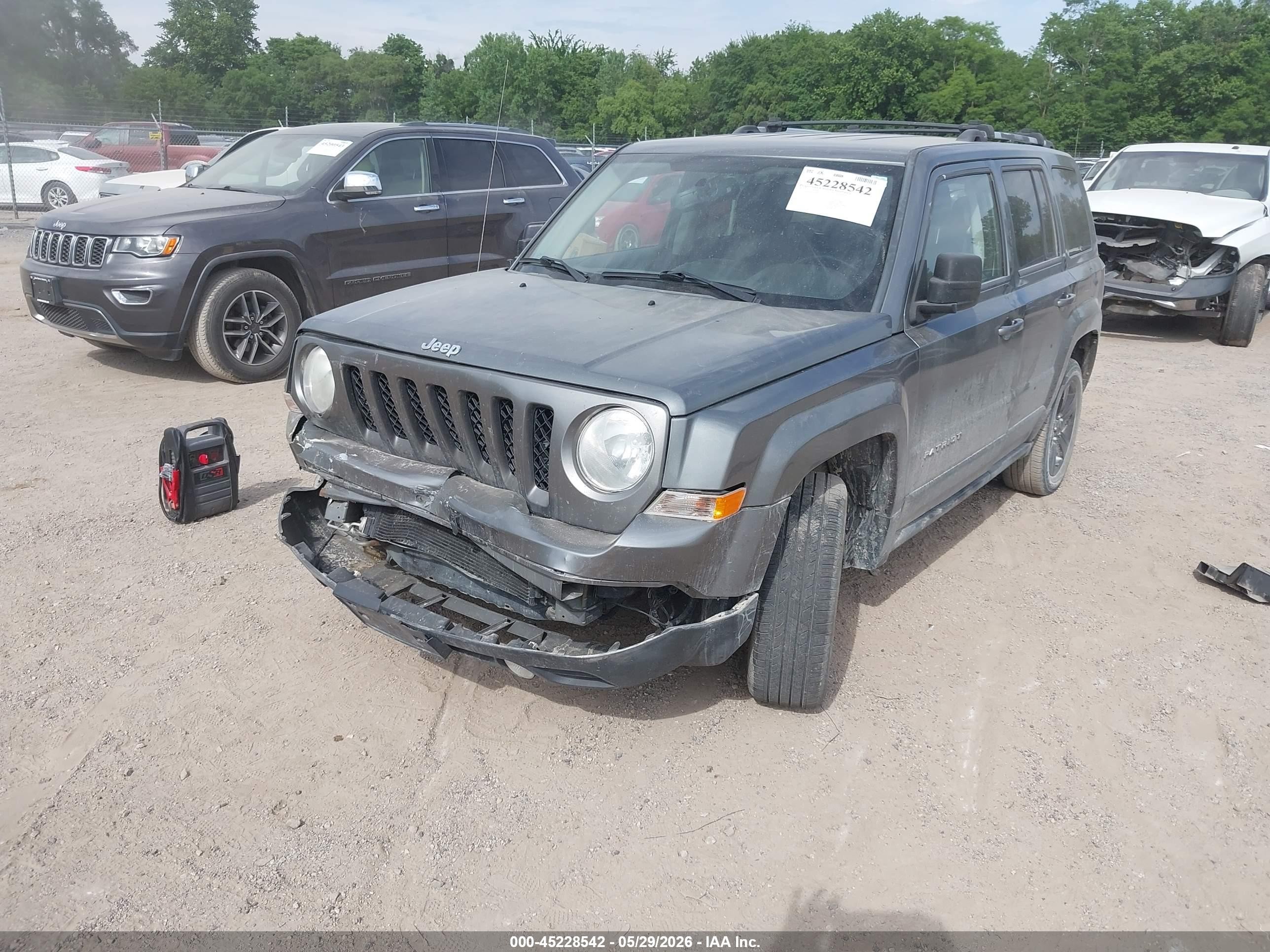 2012 Jeep Patriot Latitude Gray vin: 1C4NJRFB2CD689407