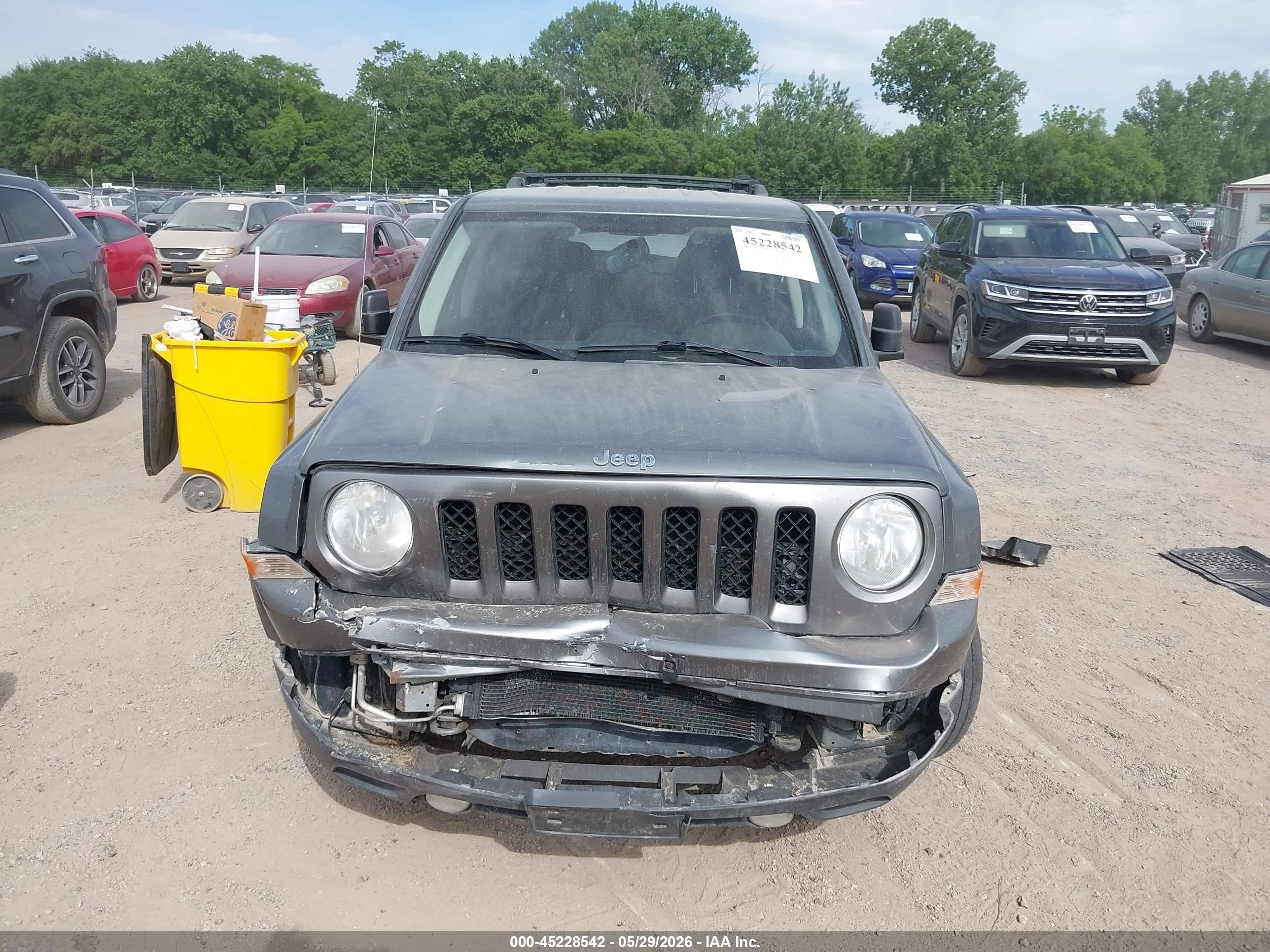 2012 Jeep Patriot Latitude Gray vin: 1C4NJRFB2CD689407