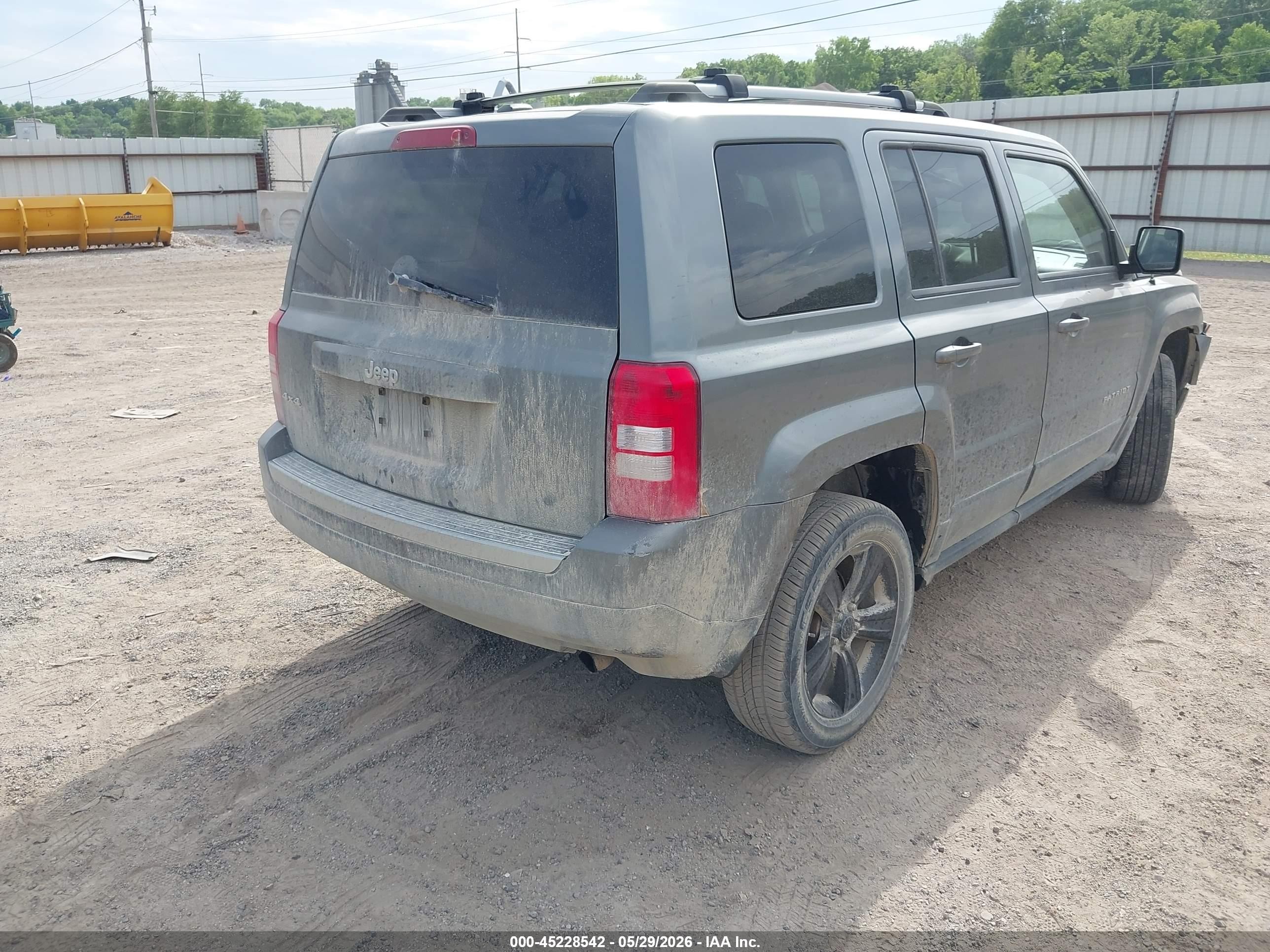 2012 Jeep Patriot Latitude Gray vin: 1C4NJRFB2CD689407