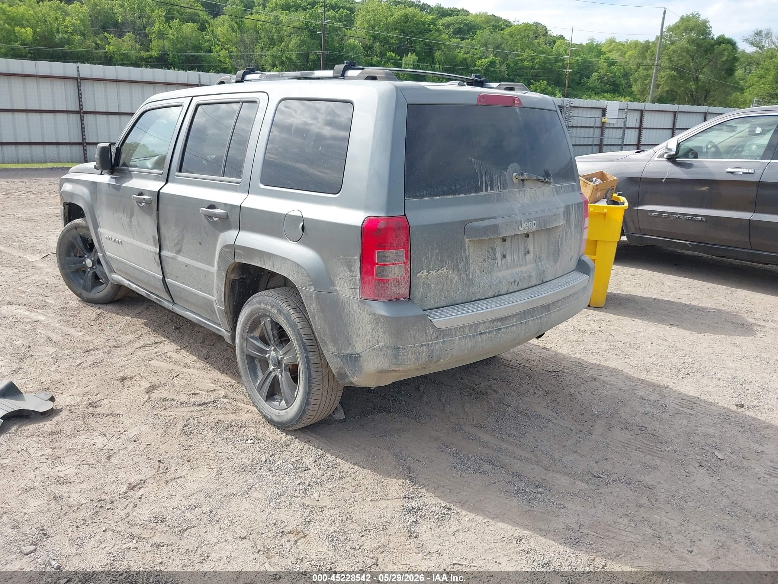 2012 Jeep Patriot Latitude Gray vin: 1C4NJRFB2CD689407