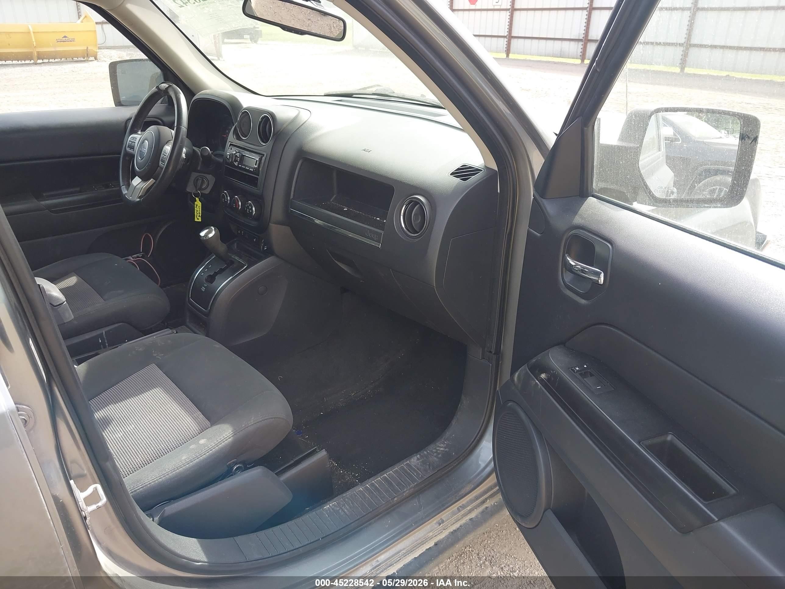 2012 Jeep Patriot Latitude Gray vin: 1C4NJRFB2CD689407
