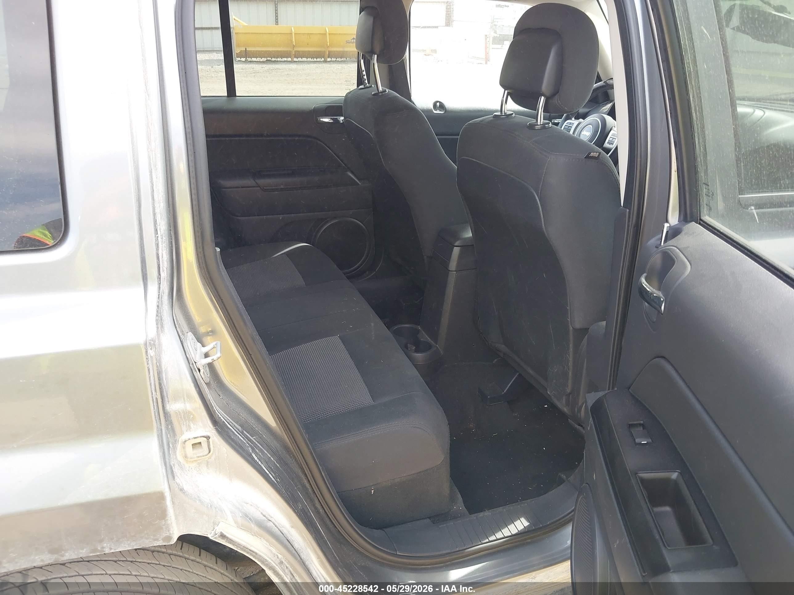 2012 Jeep Patriot Latitude Gray vin: 1C4NJRFB2CD689407
