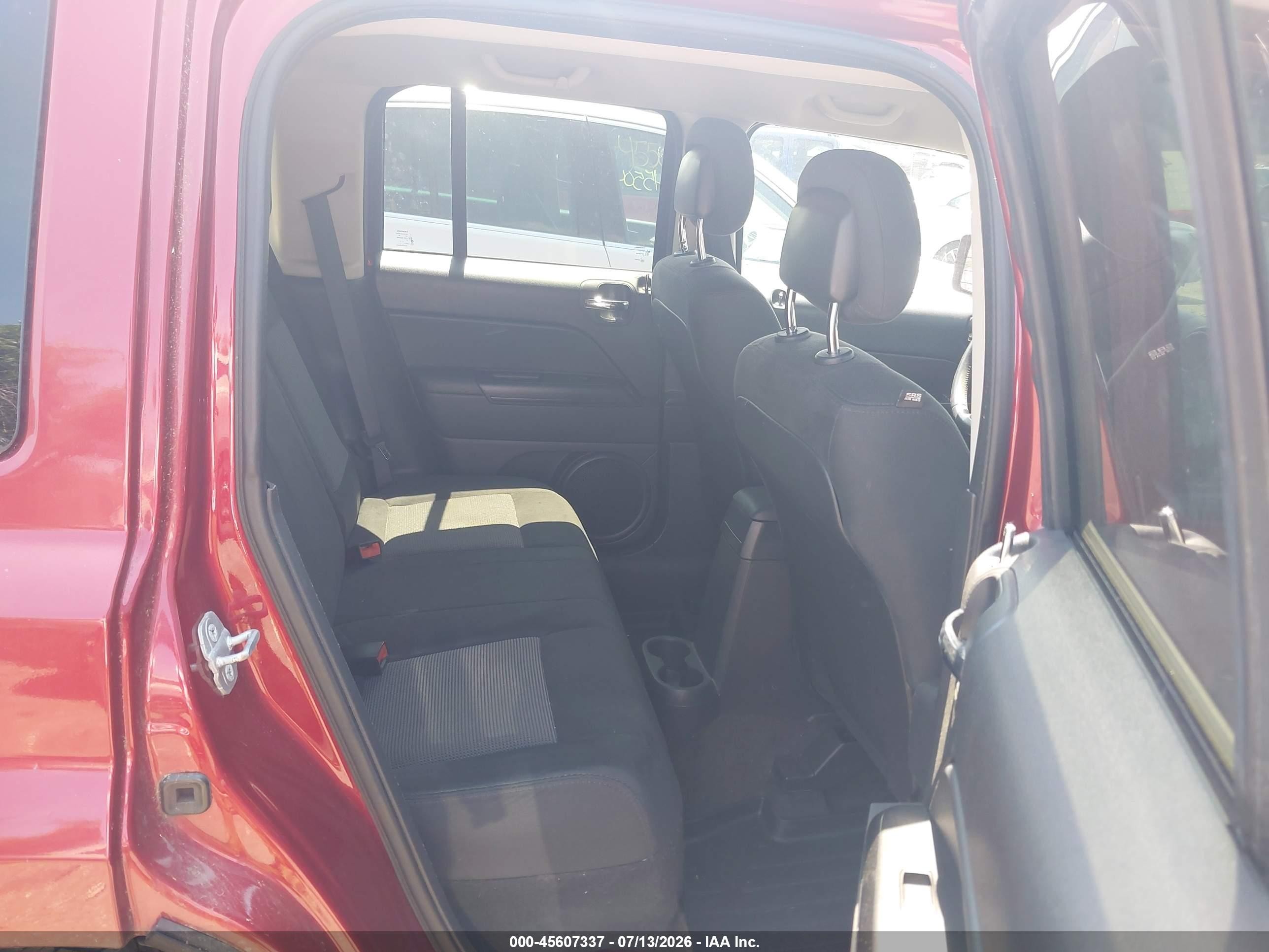 2014 Jeep Patriot Latitude Red vin: 1C4NJRFB2ED713952