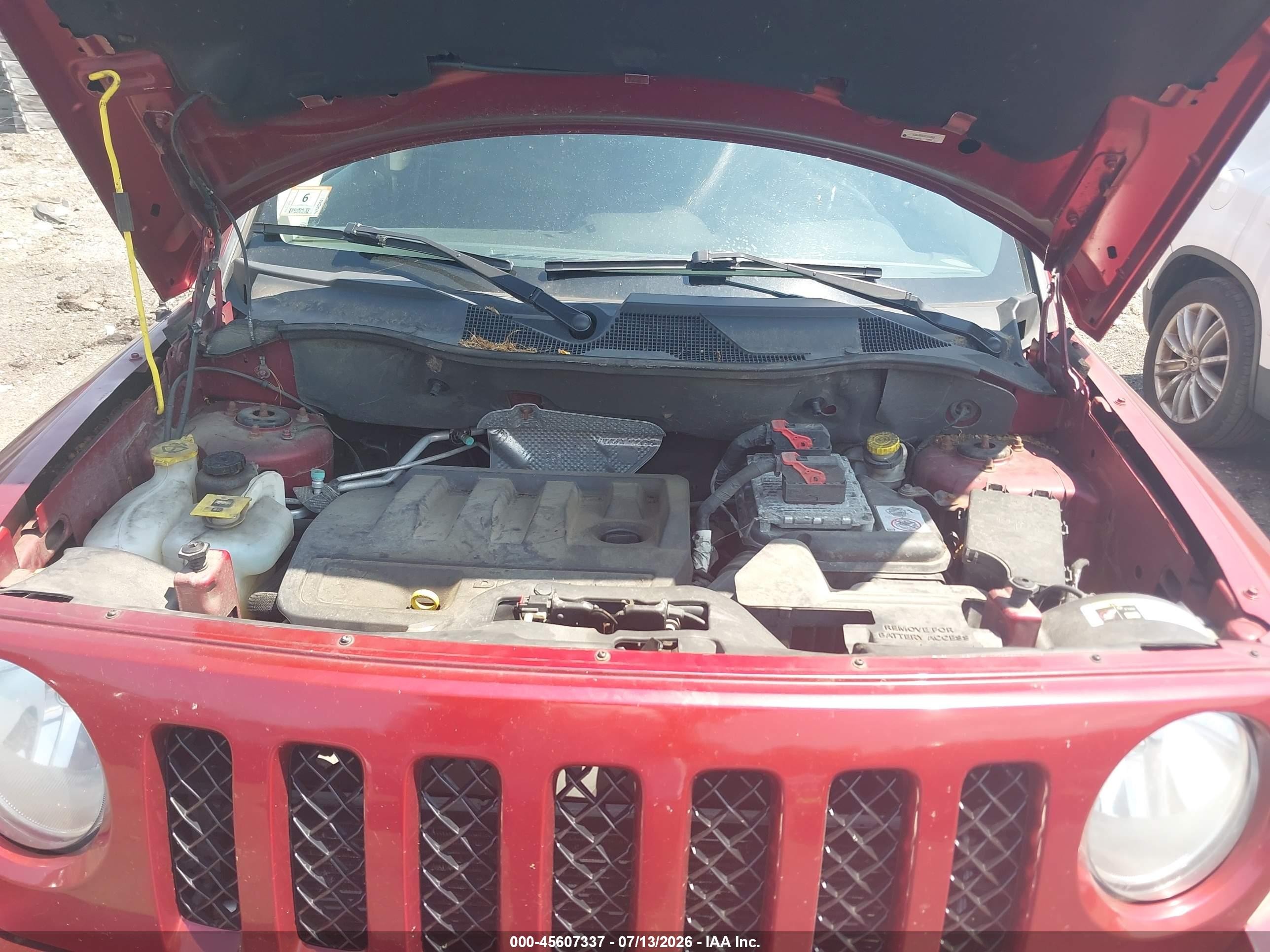2014 Jeep Patriot Latitude Red vin: 1C4NJRFB2ED713952
