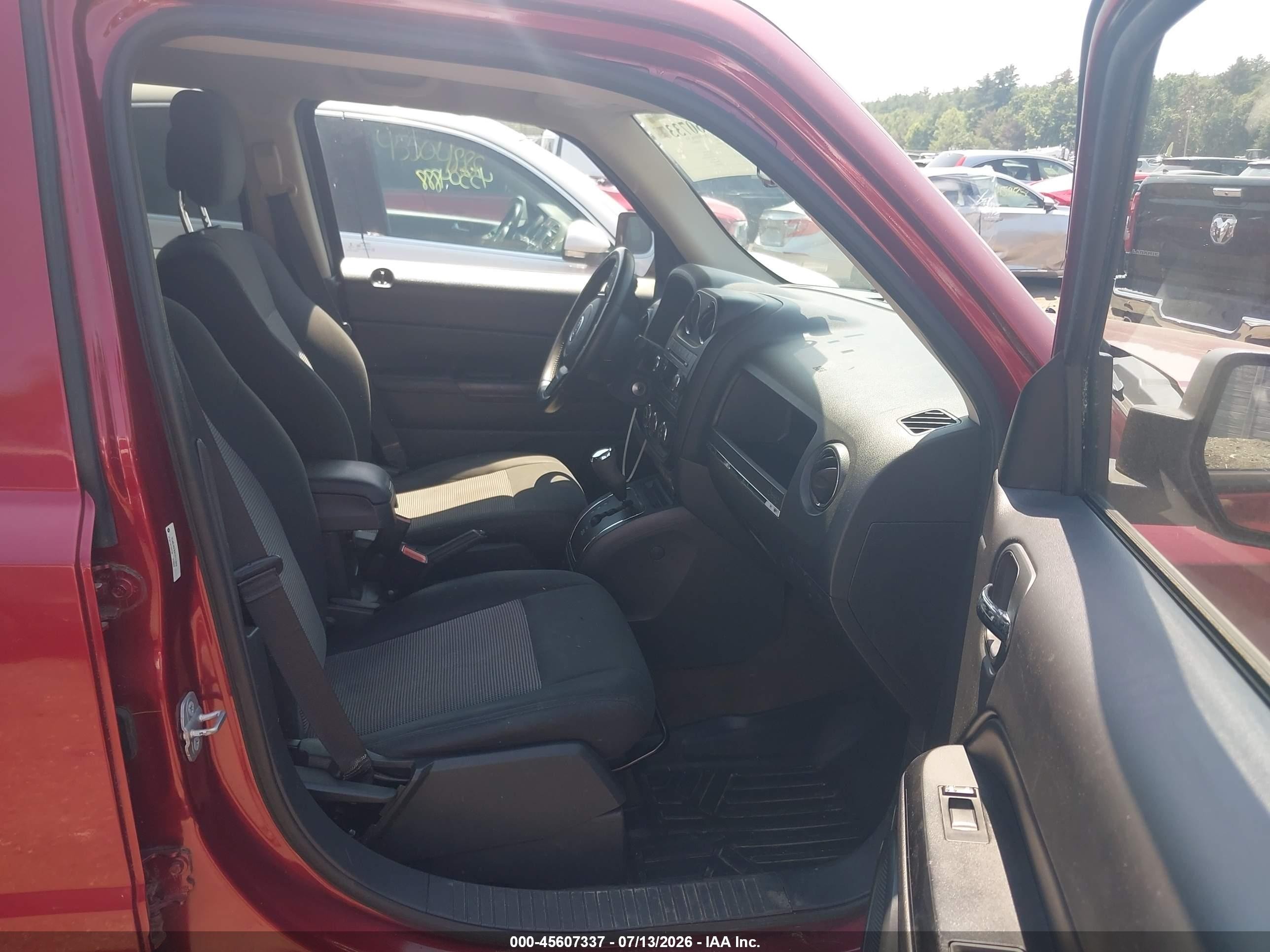 2014 Jeep Patriot Latitude Red vin: 1C4NJRFB2ED713952
