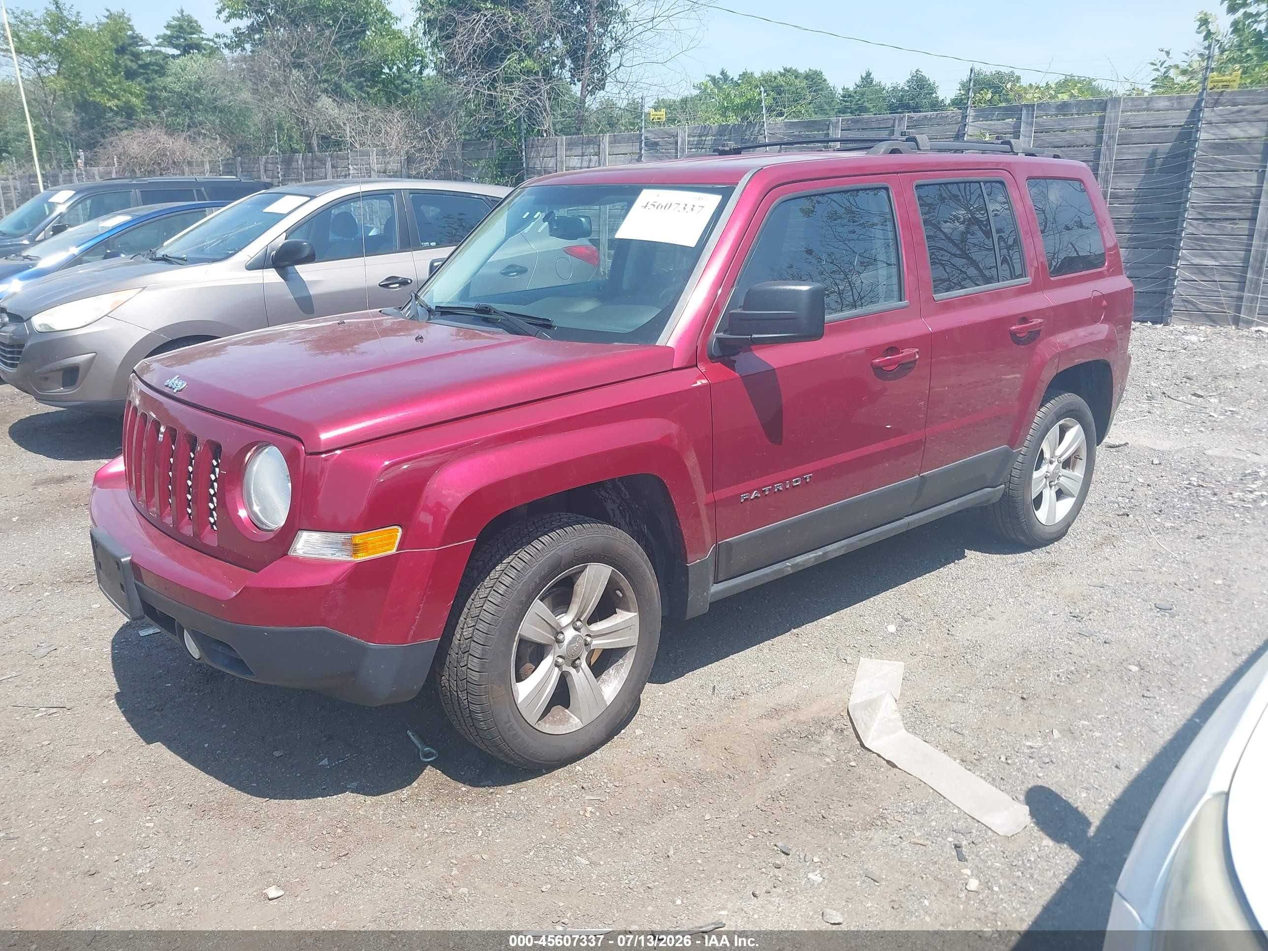 2014 Jeep Patriot Latitude Red vin: 1C4NJRFB2ED713952