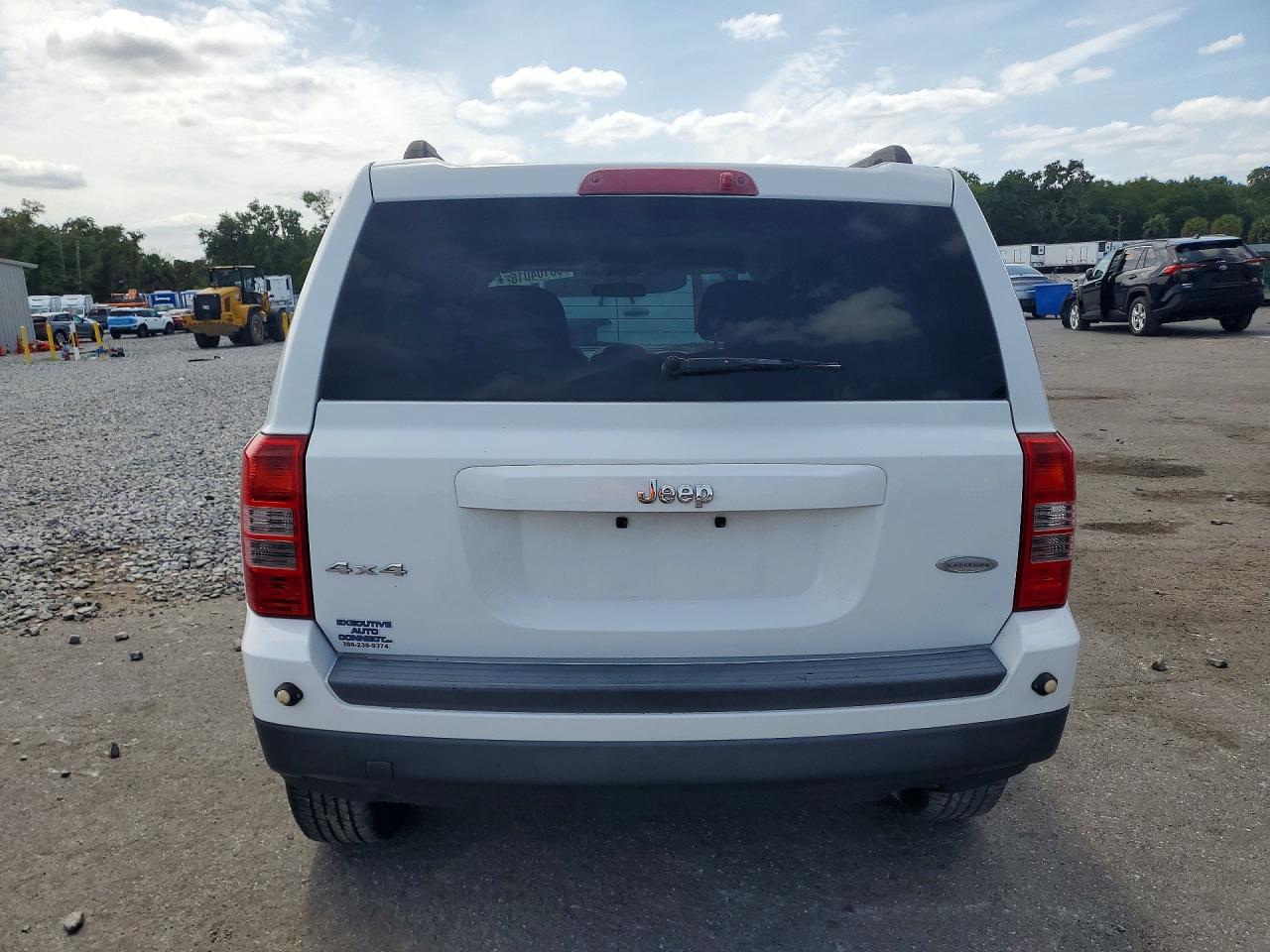 2014 Jeep Patriot Latitude White vin: 1C4NJRFB2ED798985