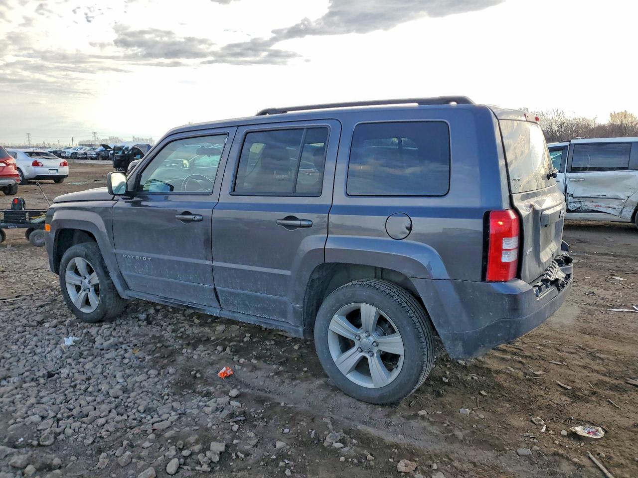 2015 Jeep Patriot Latitude Gray vin: 1C4NJRFB2FD154551