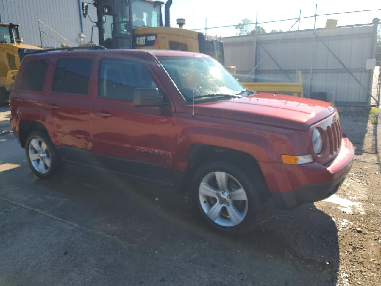 2015 Jeep Patriot Latitude Burgundy vin: 1C4NJRFB2FD357679