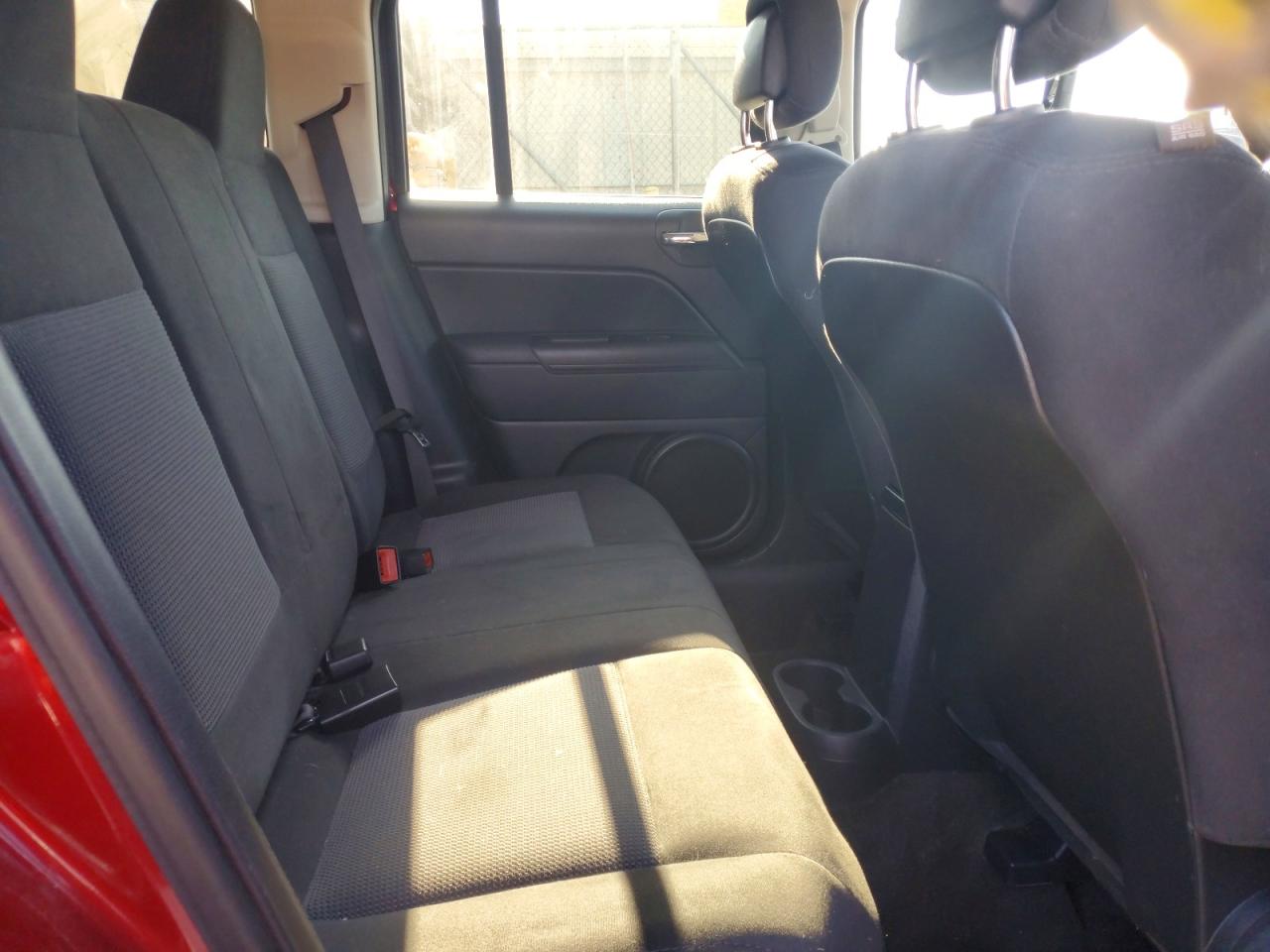2015 Jeep Patriot Latitude Burgundy vin: 1C4NJRFB2FD357679