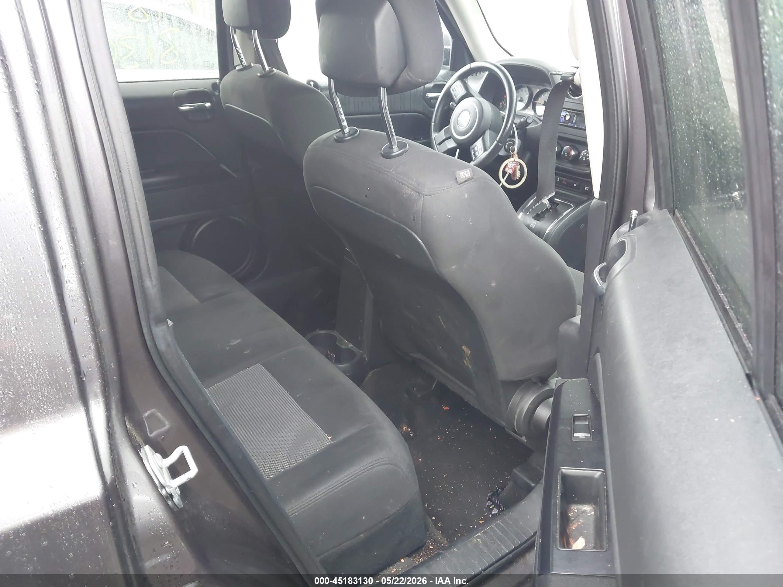 2015 Jeep Patriot Latitude Gray vin: 1C4NJRFB2FD417430