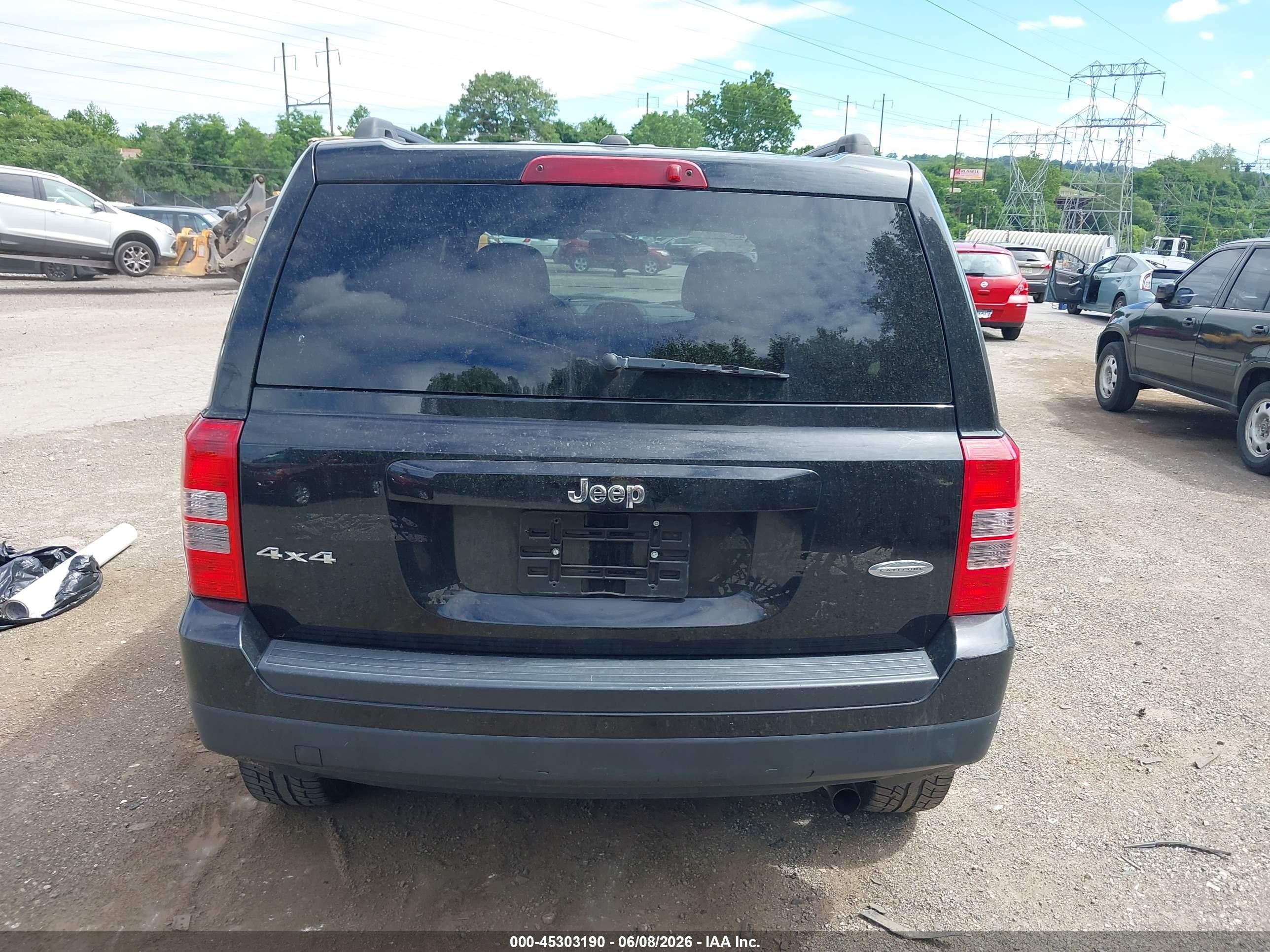 2016 Jeep Patriot Latitude Black vin: 1C4NJRFB2GD657501