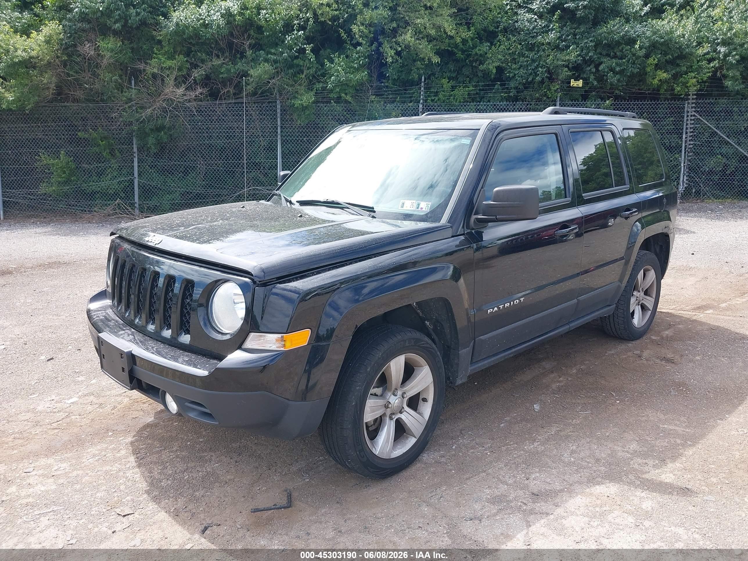 2016 Jeep Patriot Latitude Black vin: 1C4NJRFB2GD657501
