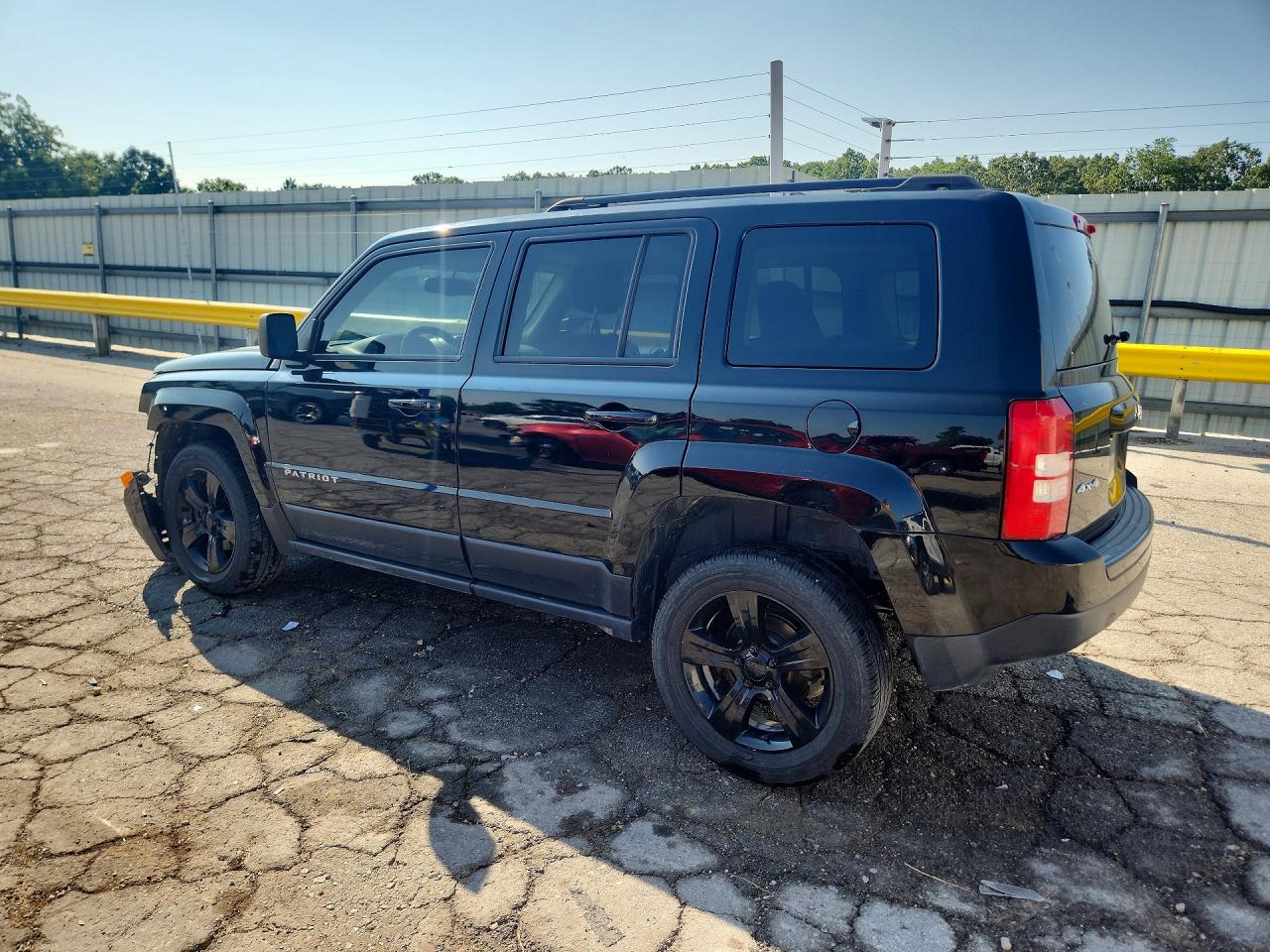 2016 Jeep Patriot Latitude Black vin: 1C4NJRFB2GD697108