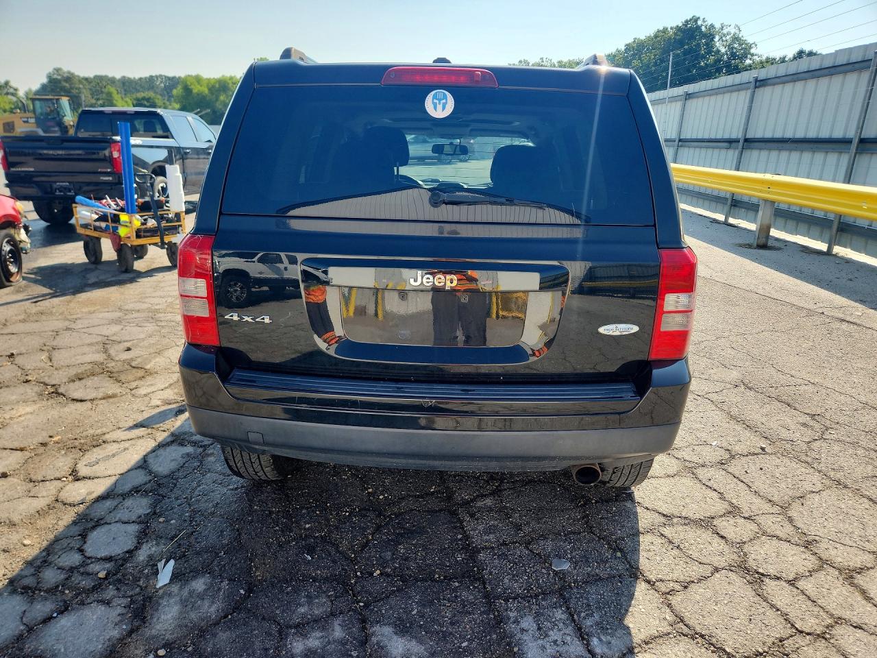2016 Jeep Patriot Latitude Black vin: 1C4NJRFB2GD697108