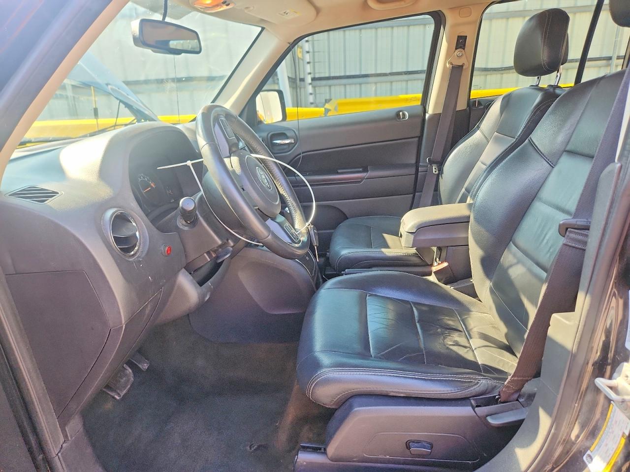 2016 Jeep Patriot Latitude Black vin: 1C4NJRFB2GD697108