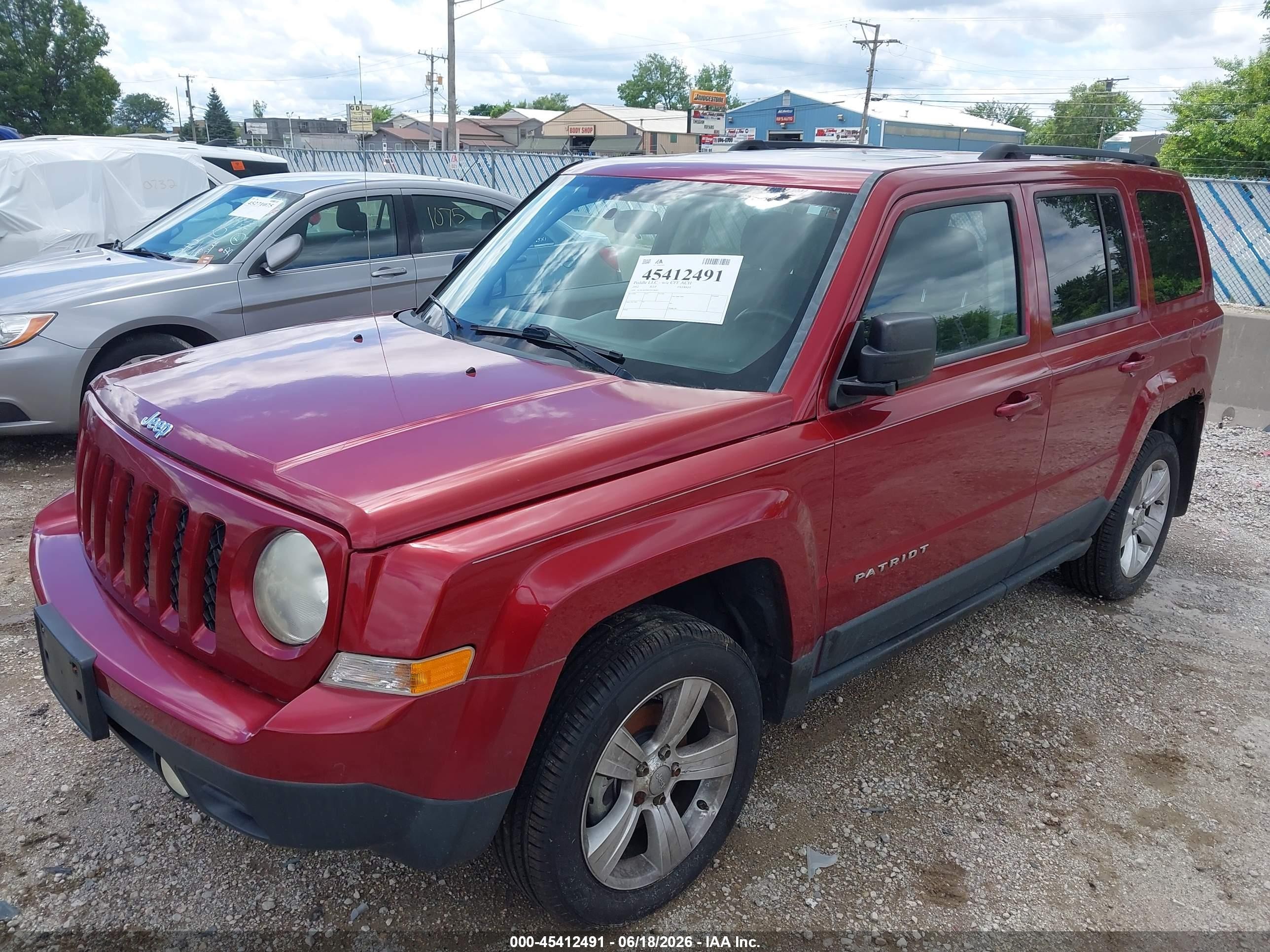 2012 Jeep Patriot Latitude Red vin: 1C4NJRFB3CD558681