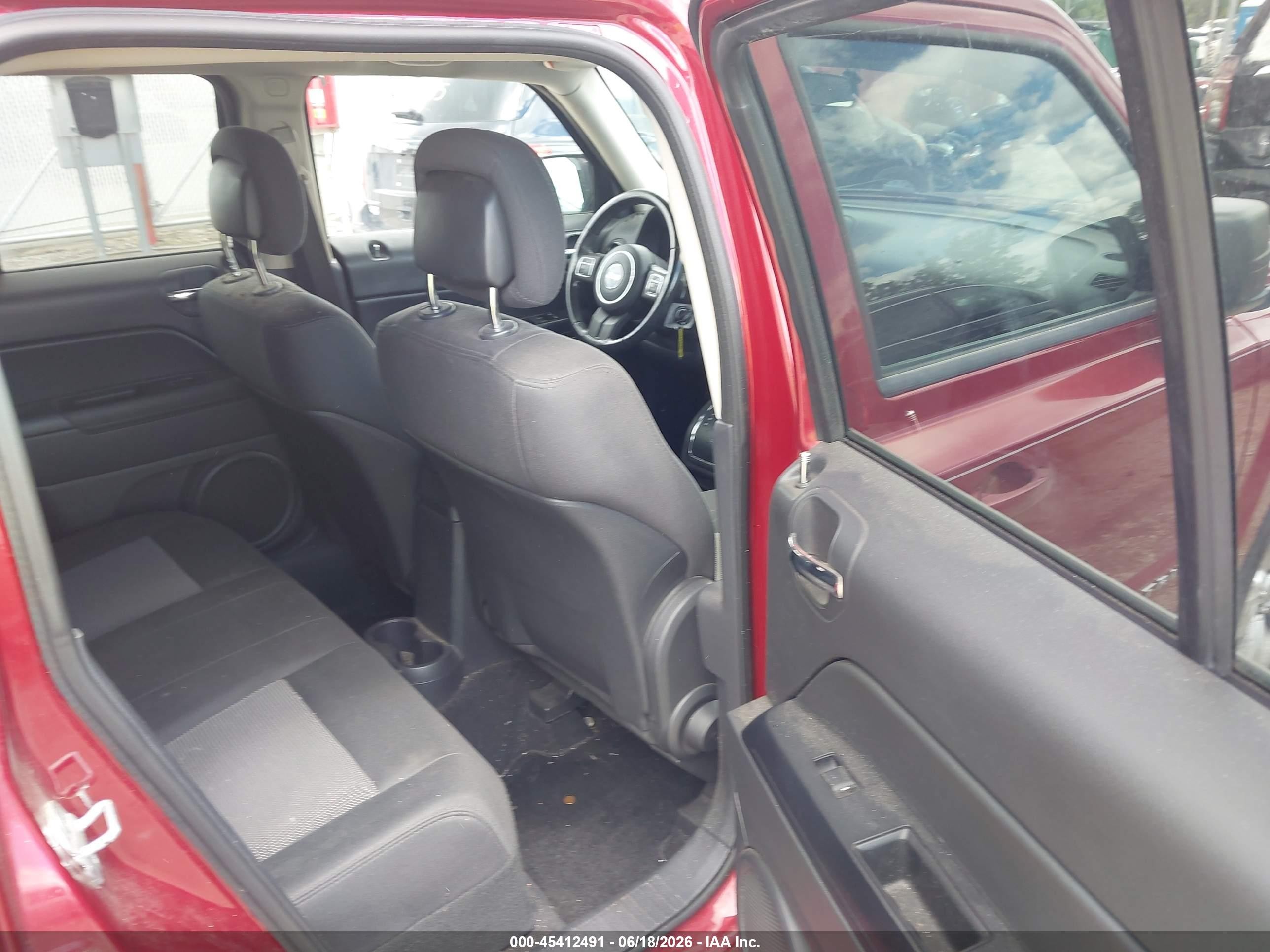 2012 Jeep Patriot Latitude Red vin: 1C4NJRFB3CD558681