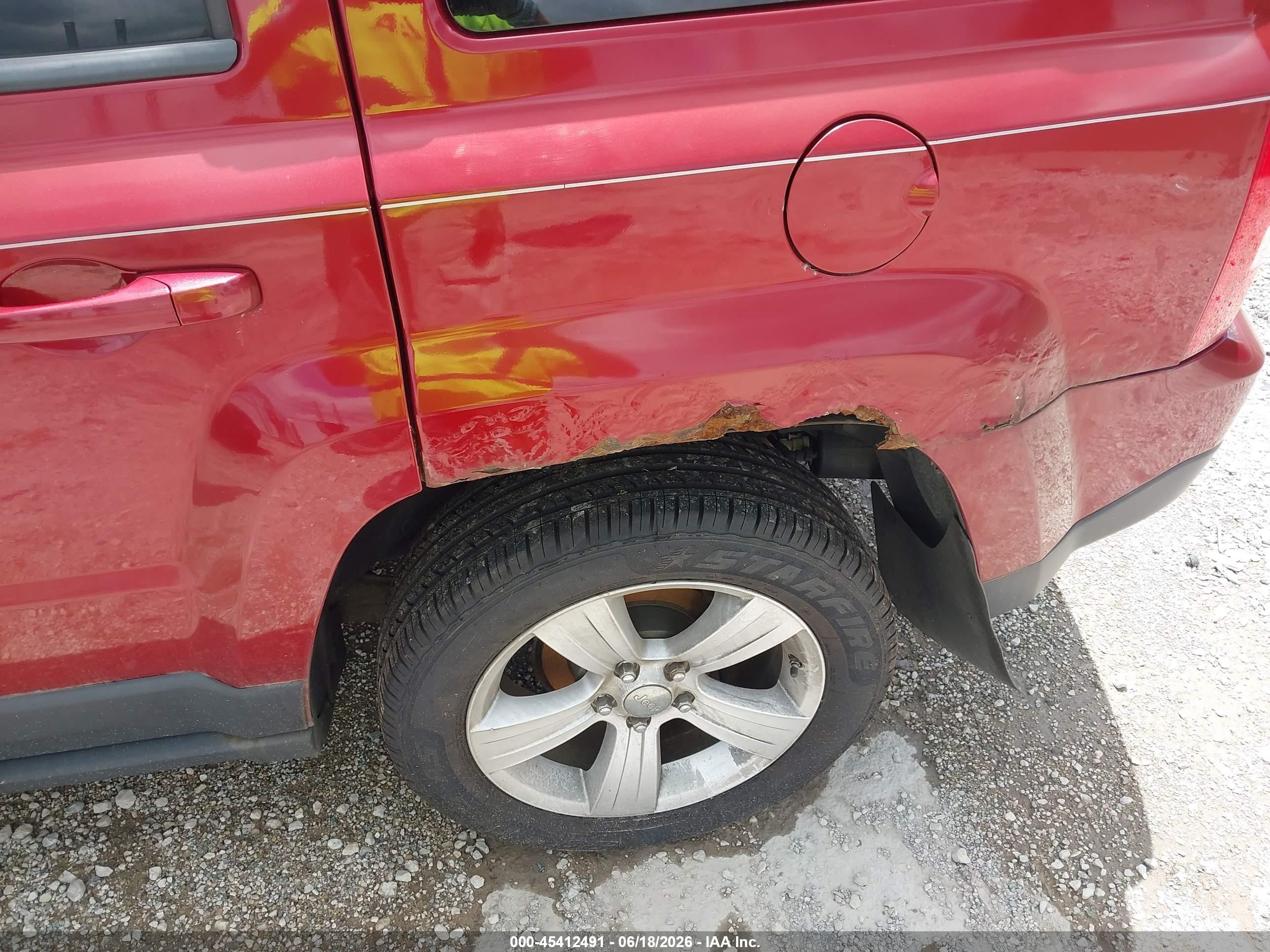2012 Jeep Patriot Latitude Red vin: 1C4NJRFB3CD558681