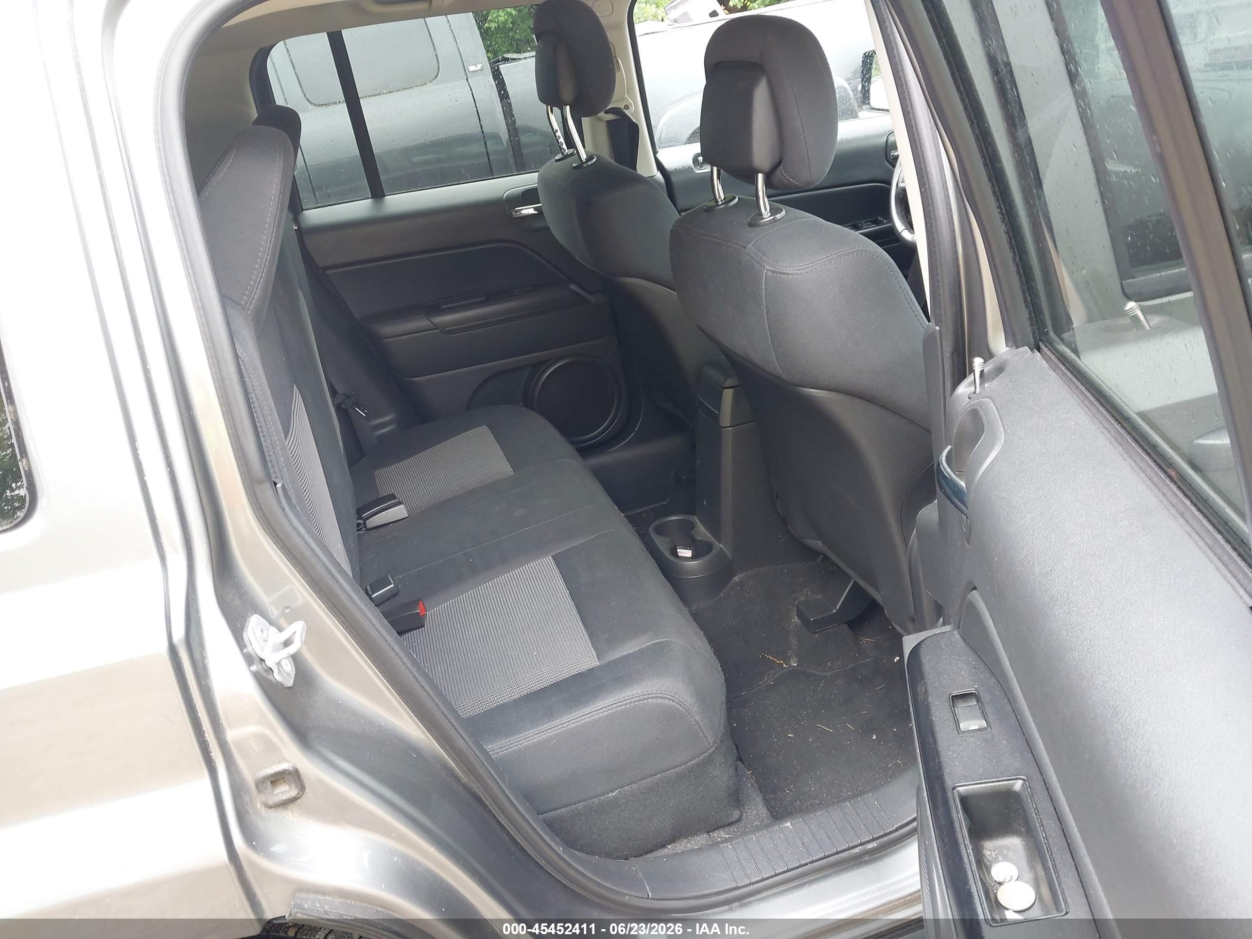 2012 Jeep Patriot Latitude Gray vin: 1C4NJRFB3CD616966