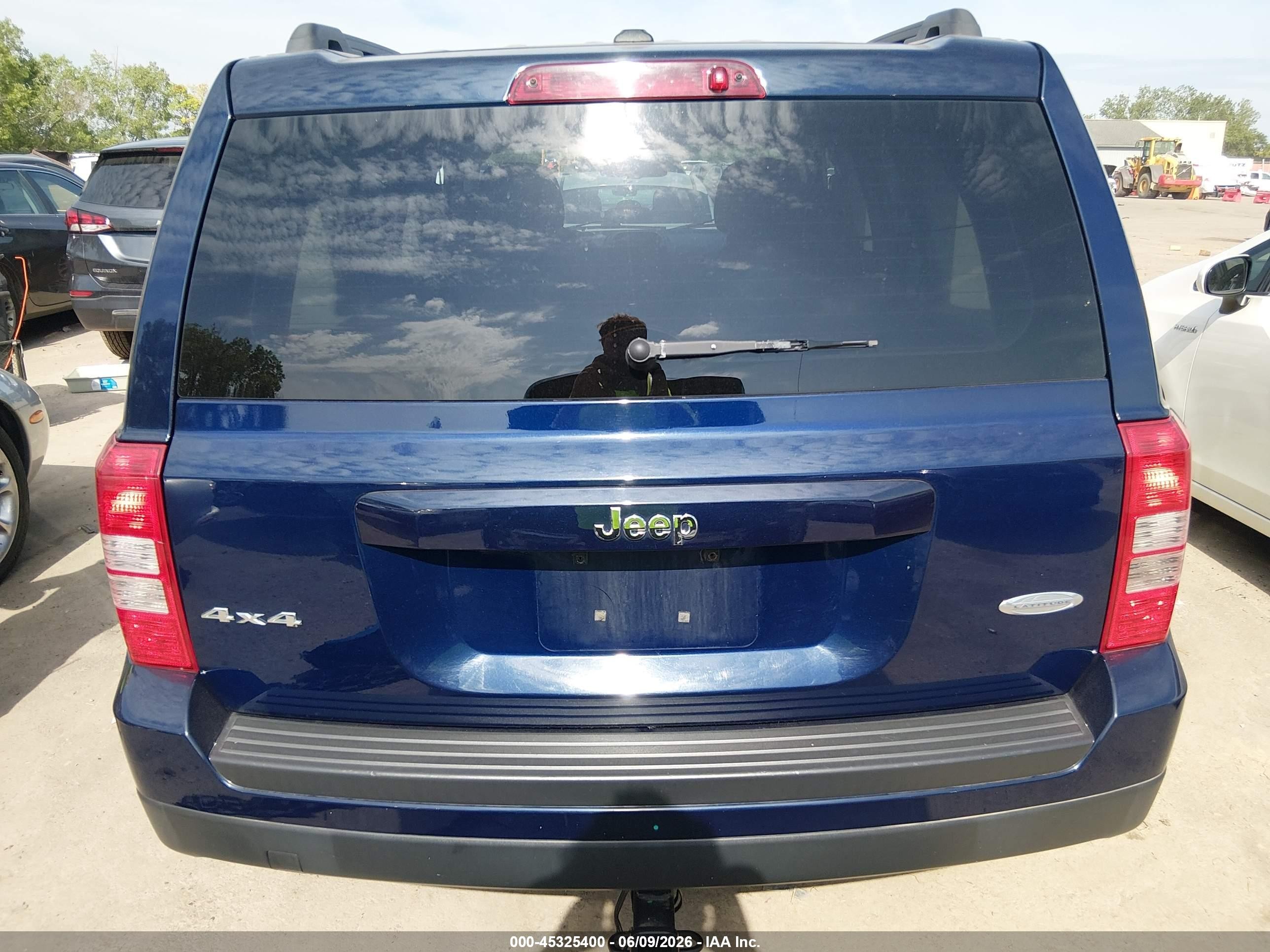 2012 Jeep Patriot Latitude Blue vin: 1C4NJRFB3CD624159