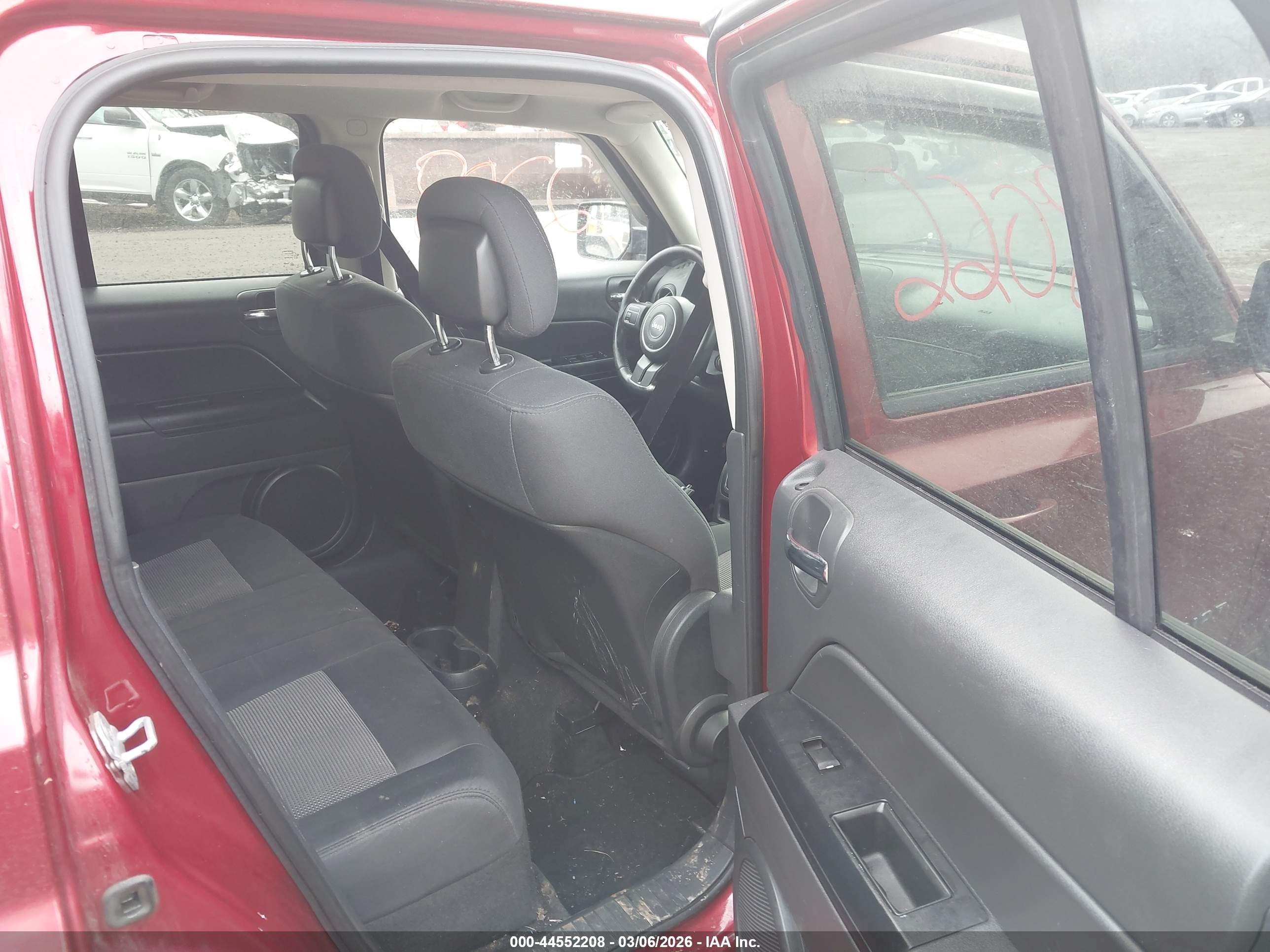 2012 Jeep Patriot Latitude Red vin: 1C4NJRFB3CD630639