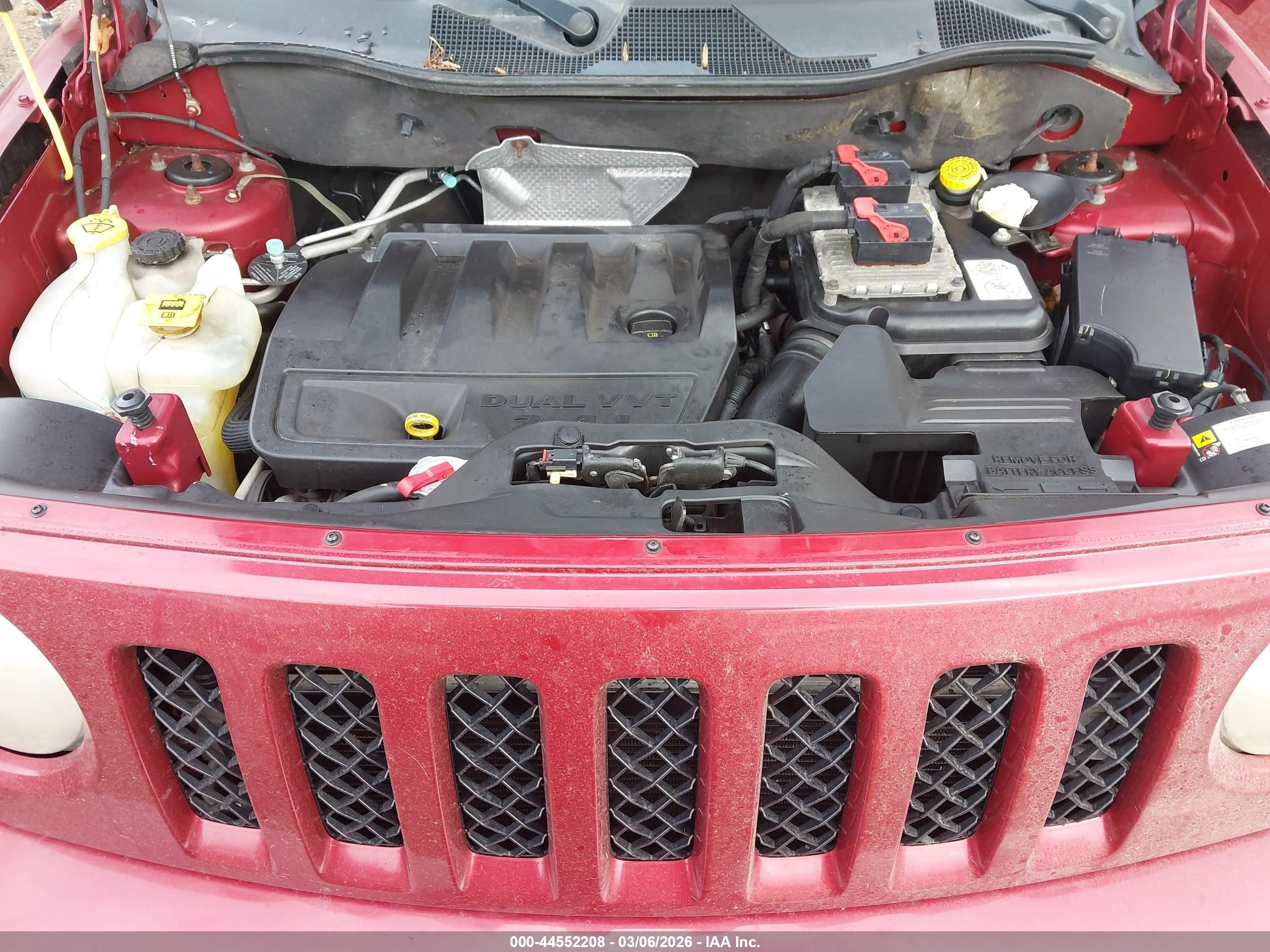 2012 Jeep Patriot Latitude Red vin: 1C4NJRFB3CD630639