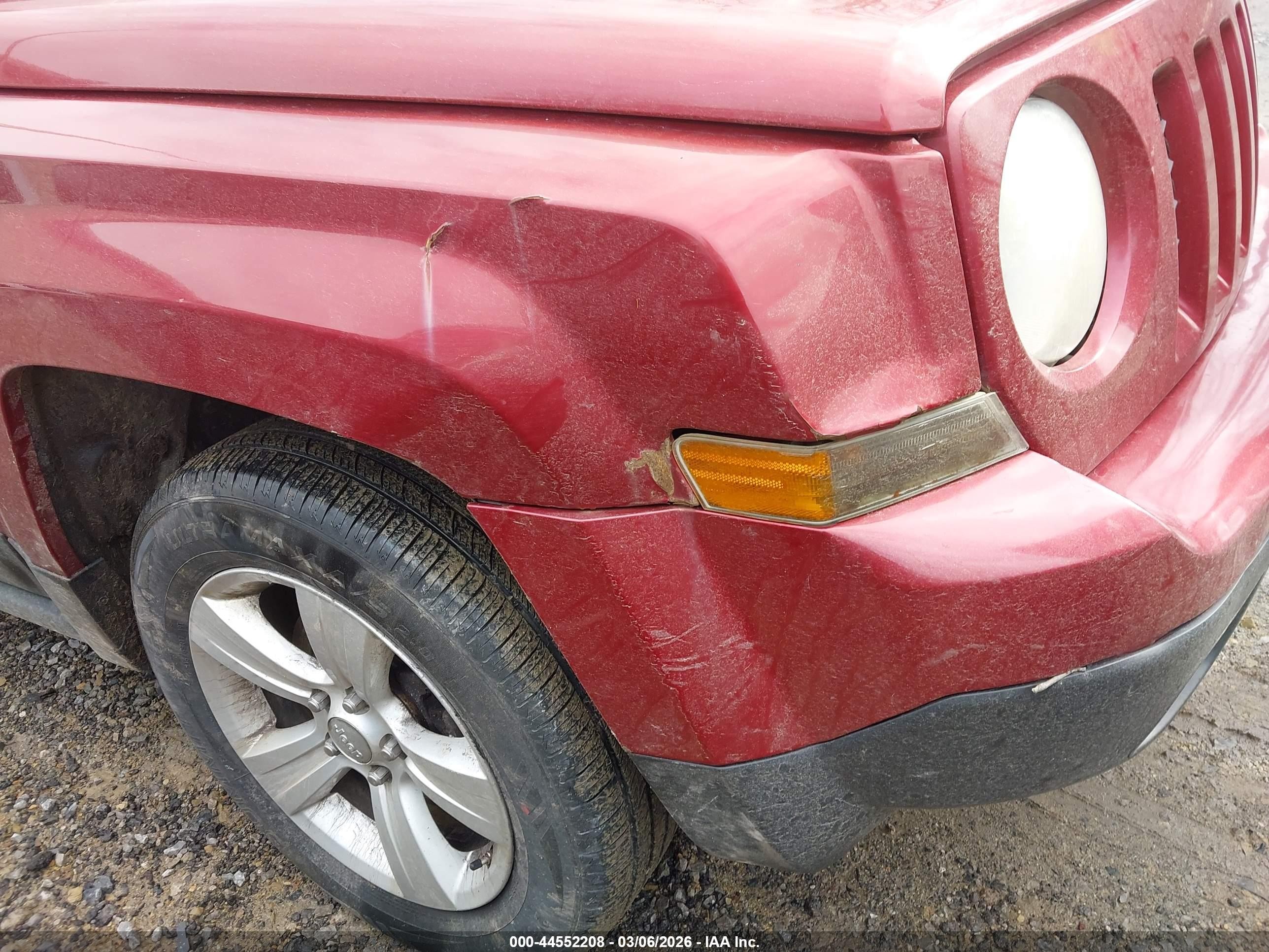 2012 Jeep Patriot Latitude Red vin: 1C4NJRFB3CD630639