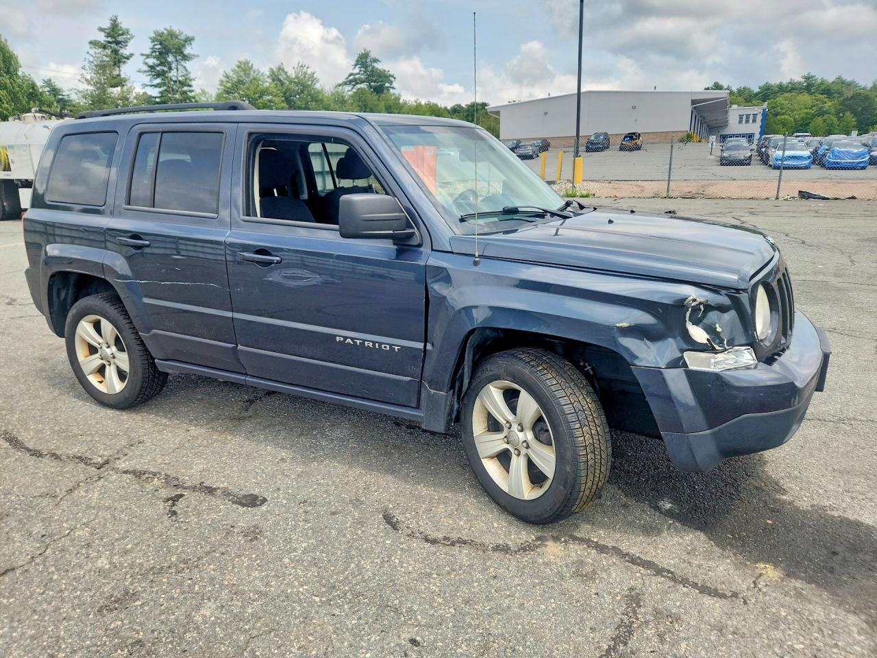2014 Jeep Patriot Latitude Gray vin: 1C4NJRFB3ED688432