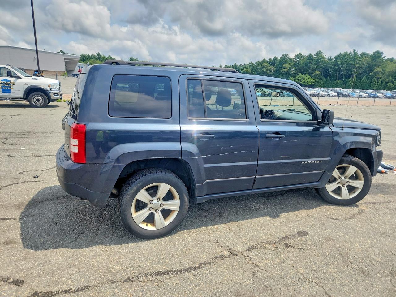 2014 Jeep Patriot Latitude Gray vin: 1C4NJRFB3ED688432