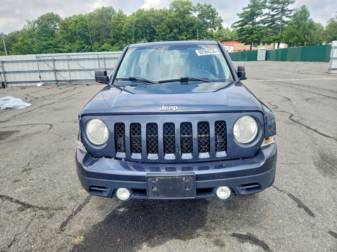 2014 Jeep Patriot Latitude Gray vin: 1C4NJRFB3ED688432