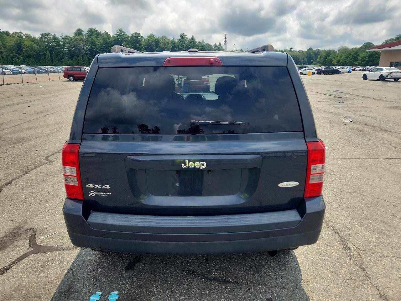 2014 Jeep Patriot Latitude Gray vin: 1C4NJRFB3ED688432