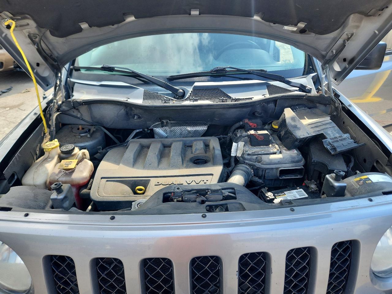 2014 Jeep Patriot Latitude Silver vin: 1C4NJRFB3ED784318