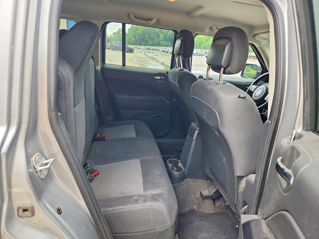 2014 Jeep Patriot Latitude Silver vin: 1C4NJRFB3ED784318