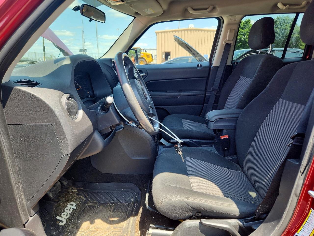2014 Jeep Patriot Latitude Red vin: 1C4NJRFB3ED847076