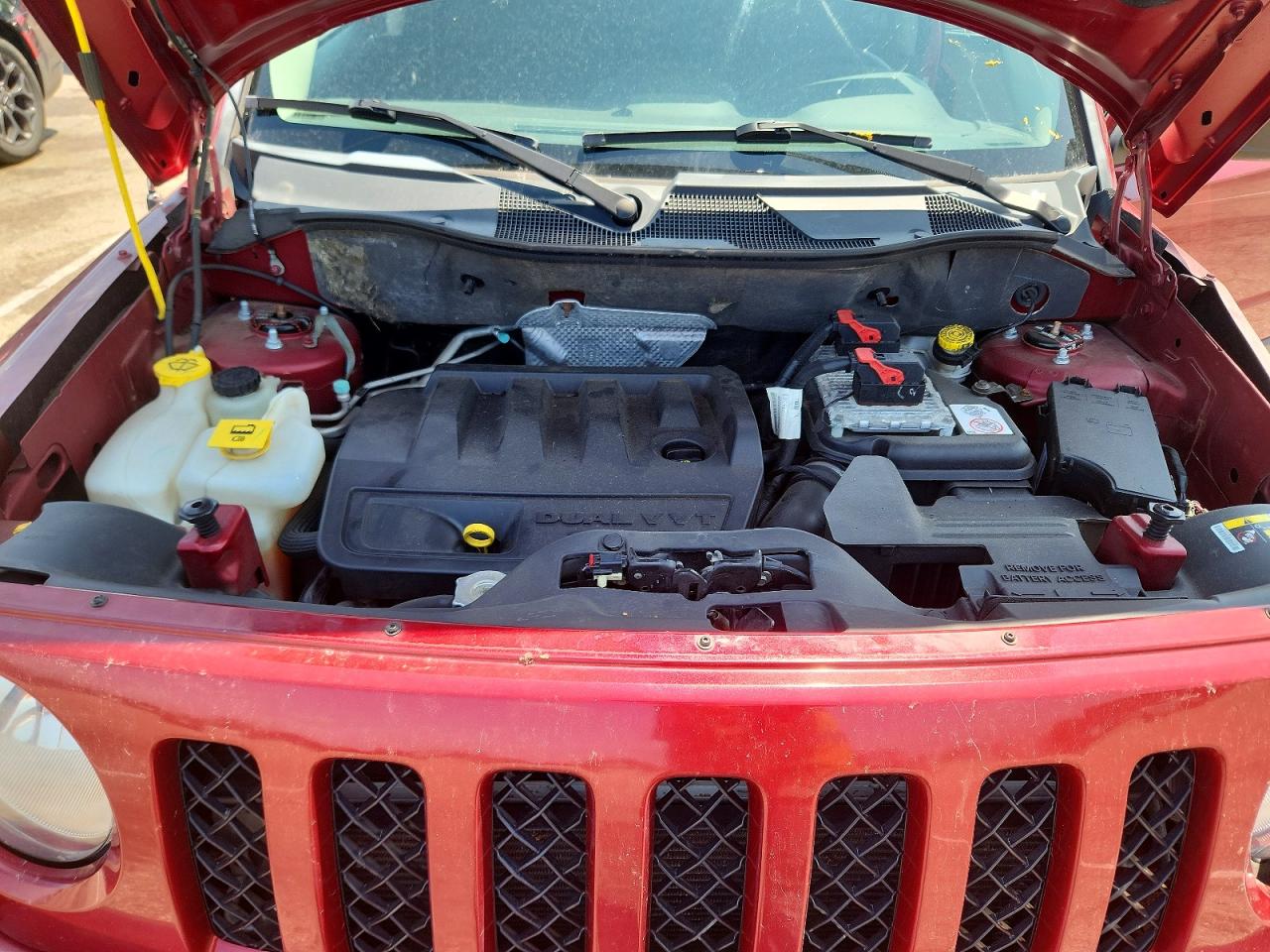 2014 Jeep Patriot Latitude Red vin: 1C4NJRFB3ED847076