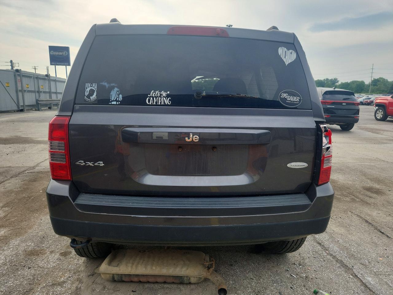 2014 Jeep Patriot Latitude Gray vin: 1C4NJRFB3ED858689
