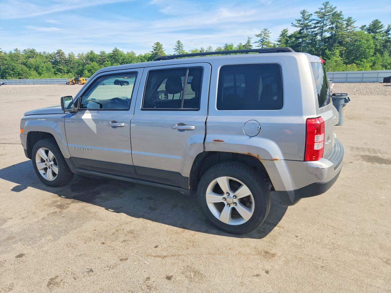 2014 Jeep Patriot Latitude Silver vin: 1C4NJRFB3ED884127