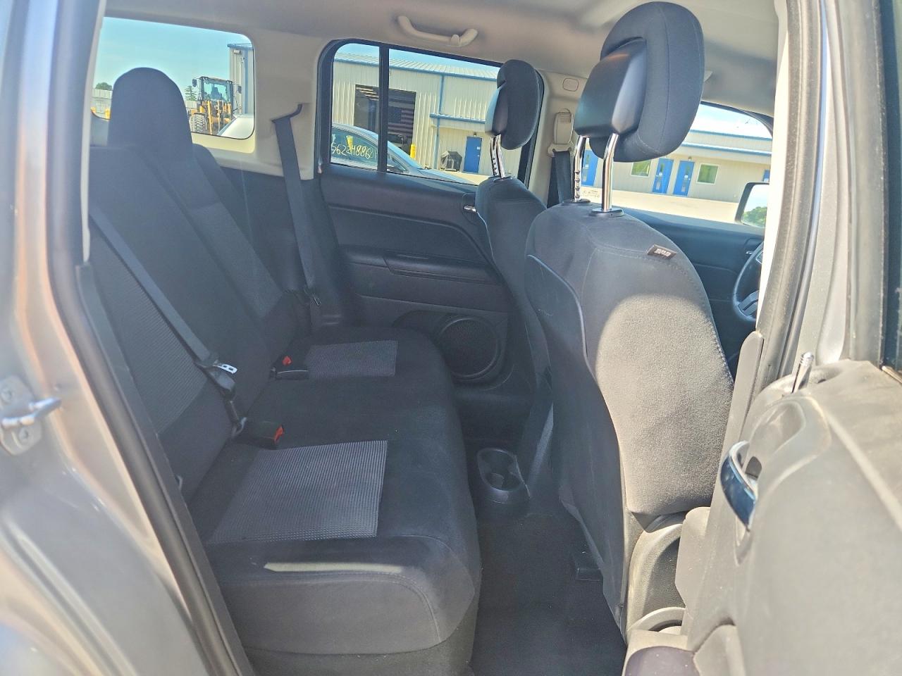 2014 Jeep Patriot Latitude Silver vin: 1C4NJRFB3ED884127