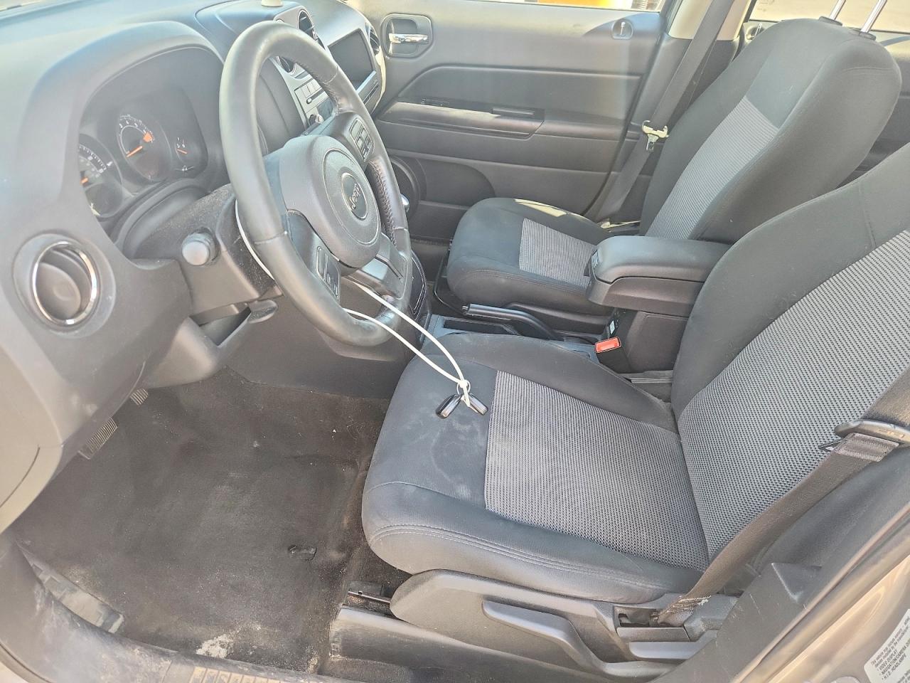 2014 Jeep Patriot Latitude Silver vin: 1C4NJRFB3ED884127