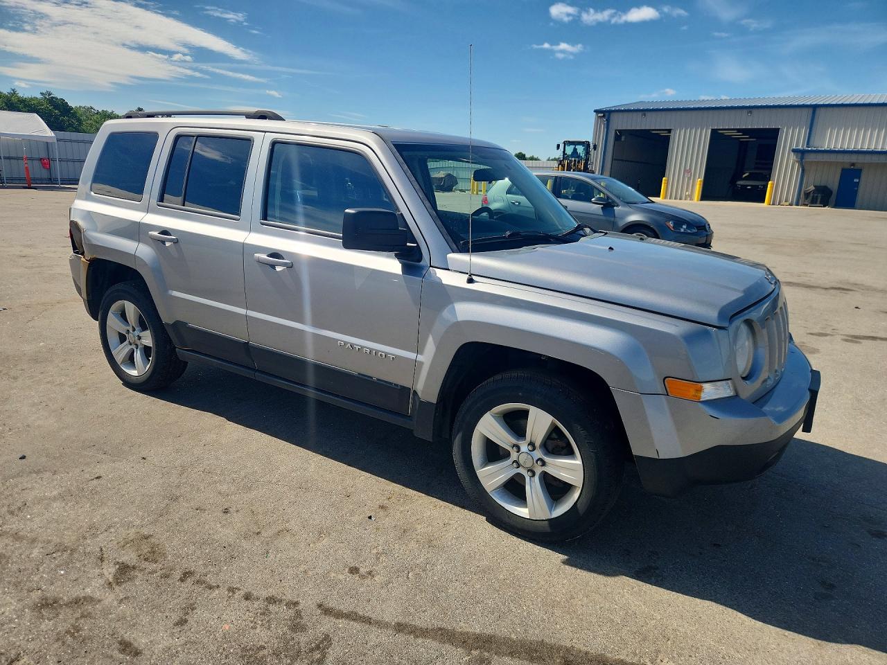 2014 Jeep Patriot Latitude Silver vin: 1C4NJRFB3ED884127